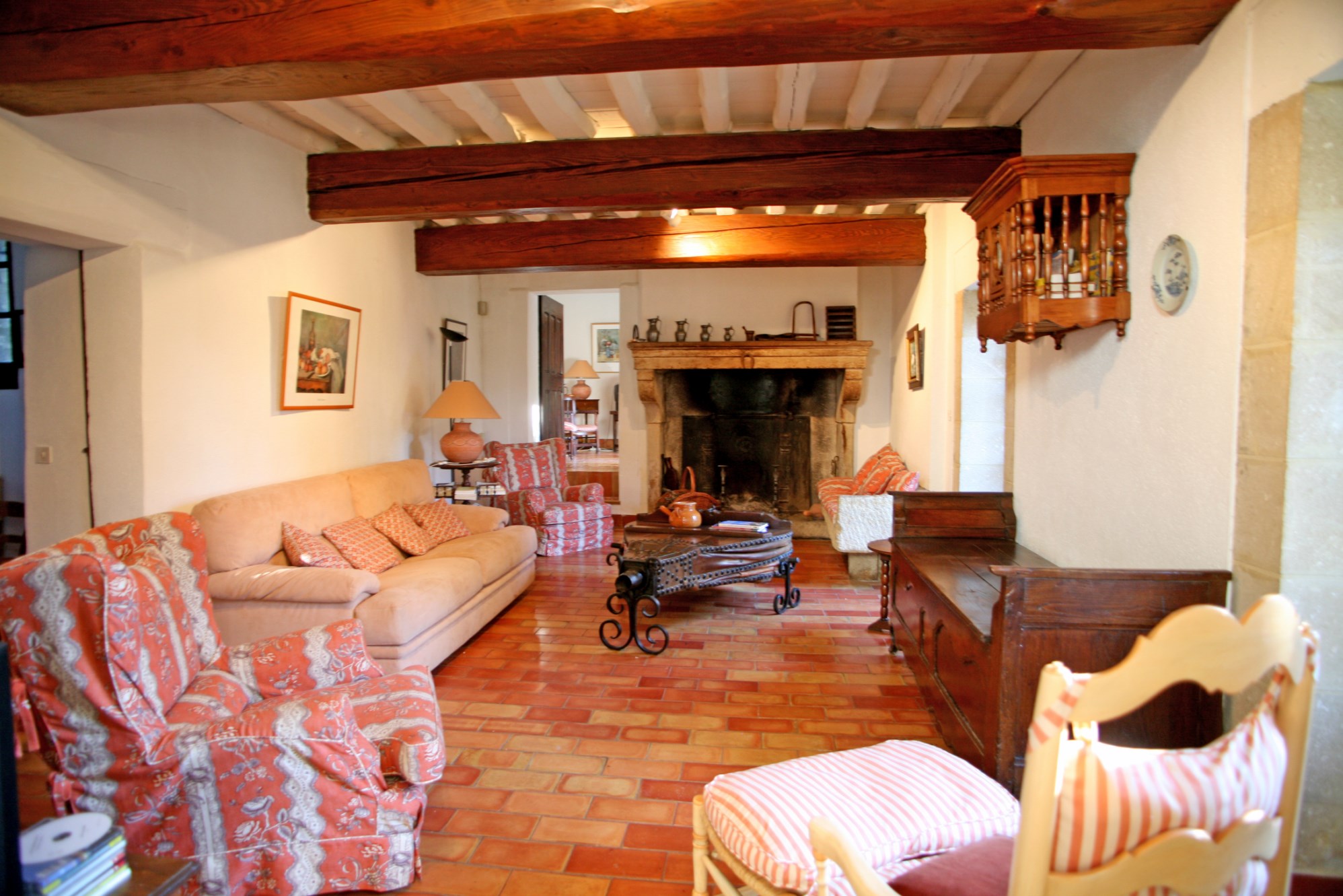 In sale, in Luberon, in a preserved natural park, property in 2 parts with swimming pool