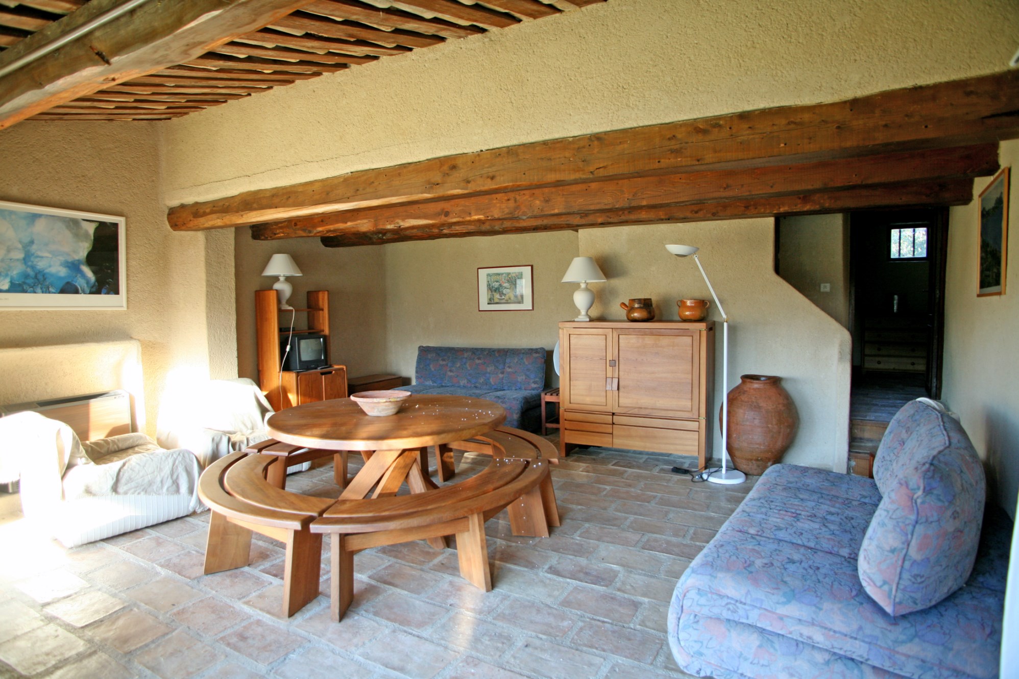 In sale, in Luberon, in a preserved natural park, property in 2 parts with swimming pool