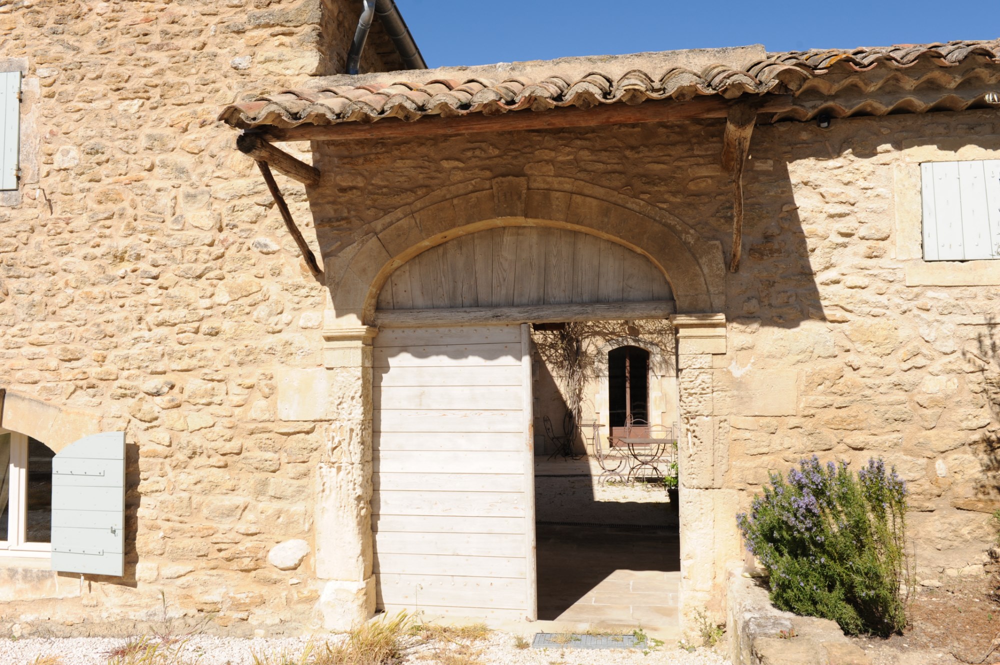 For sale in Luberon, authentic XVIIIth century farmhouse for sale, fully restored, with heated pool, garden and views 