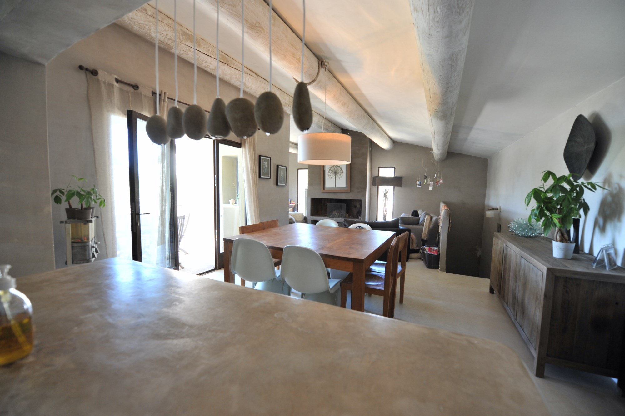 For sale, in Luberon, a restored former shepherd farm with outbuildings and pool