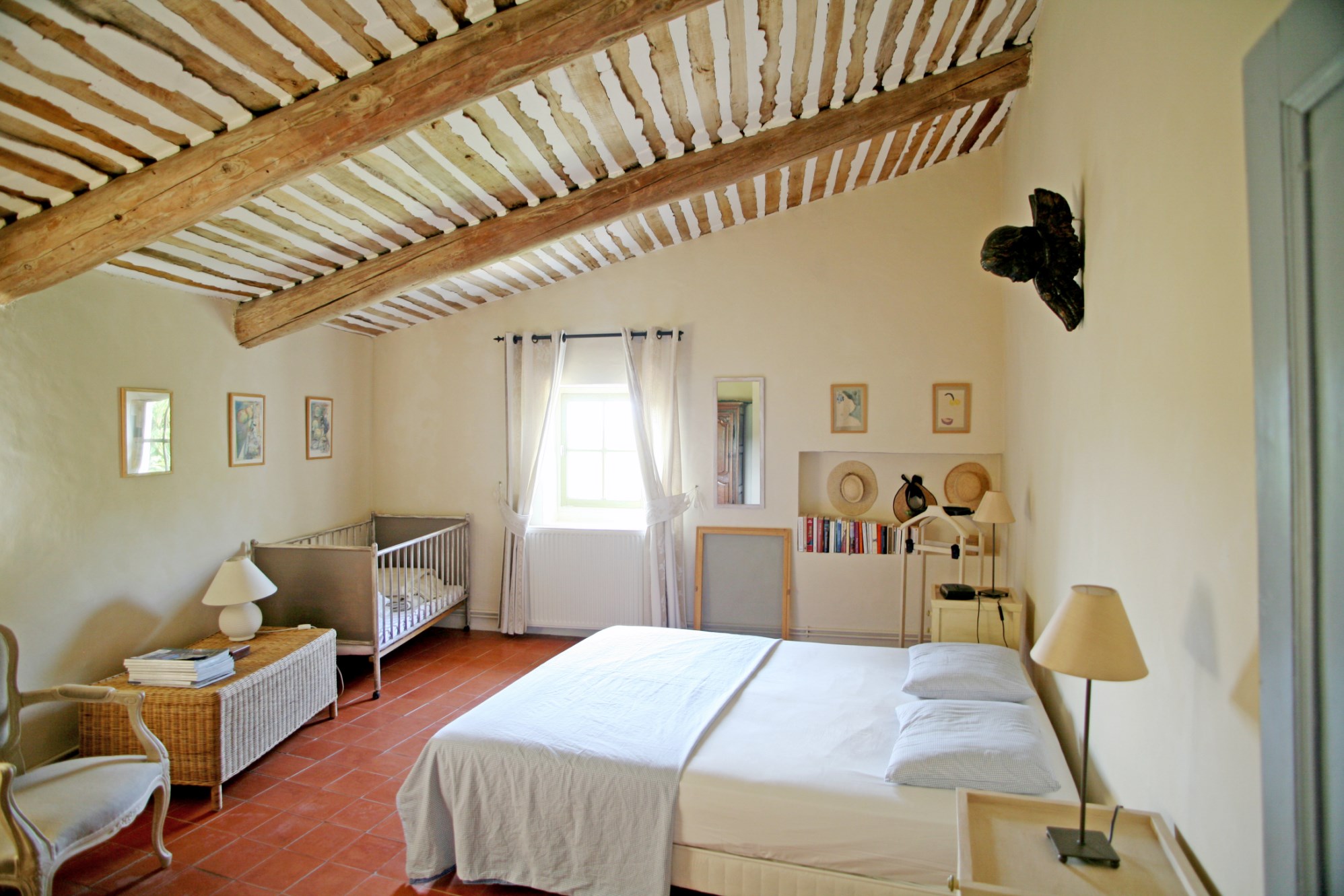 For sale, in Luberon, near a medieval village, exceptional property, on almost 9 hectares with swimming pool