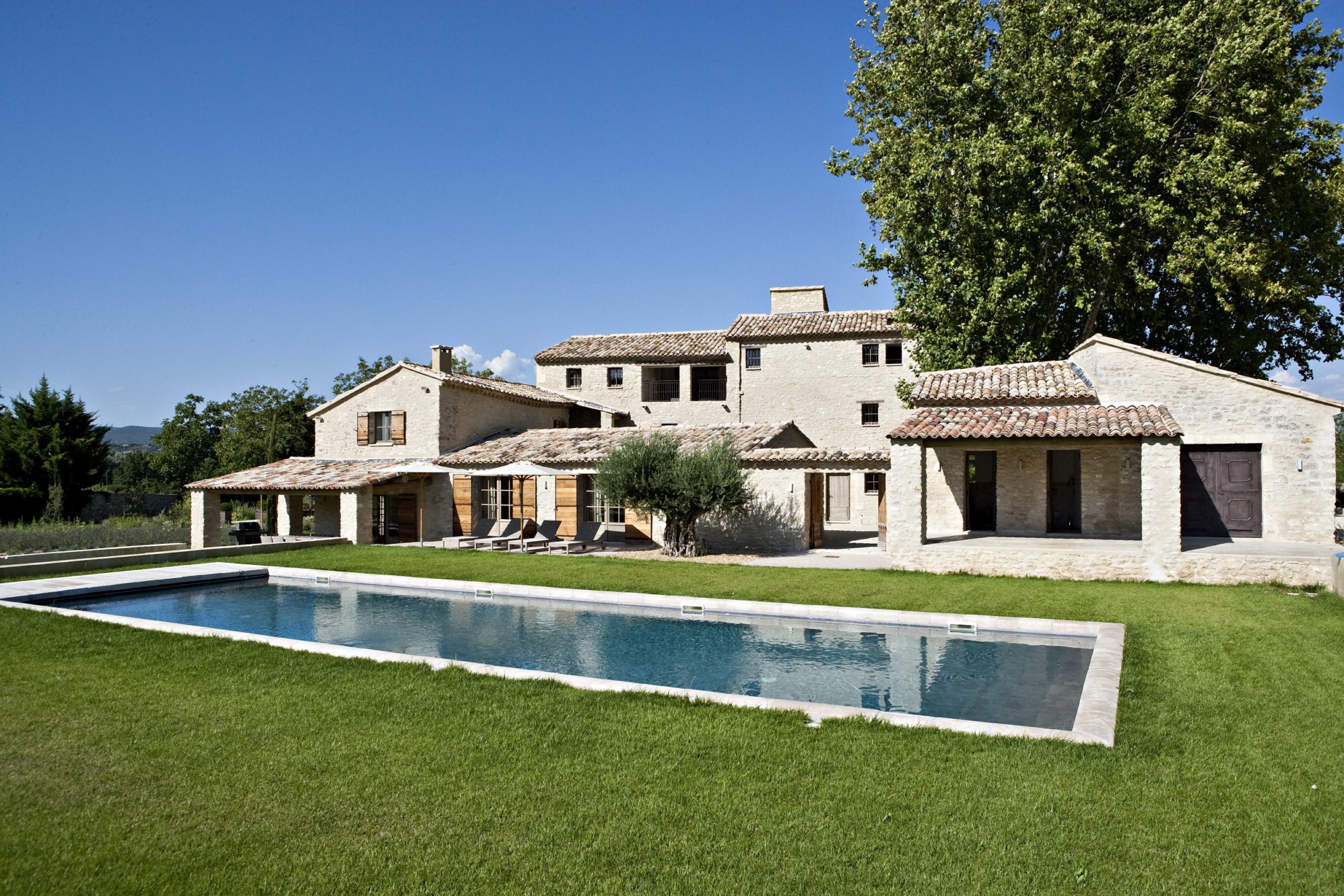 Belle Bastide en pierres rénovée avec piscine en Luberon