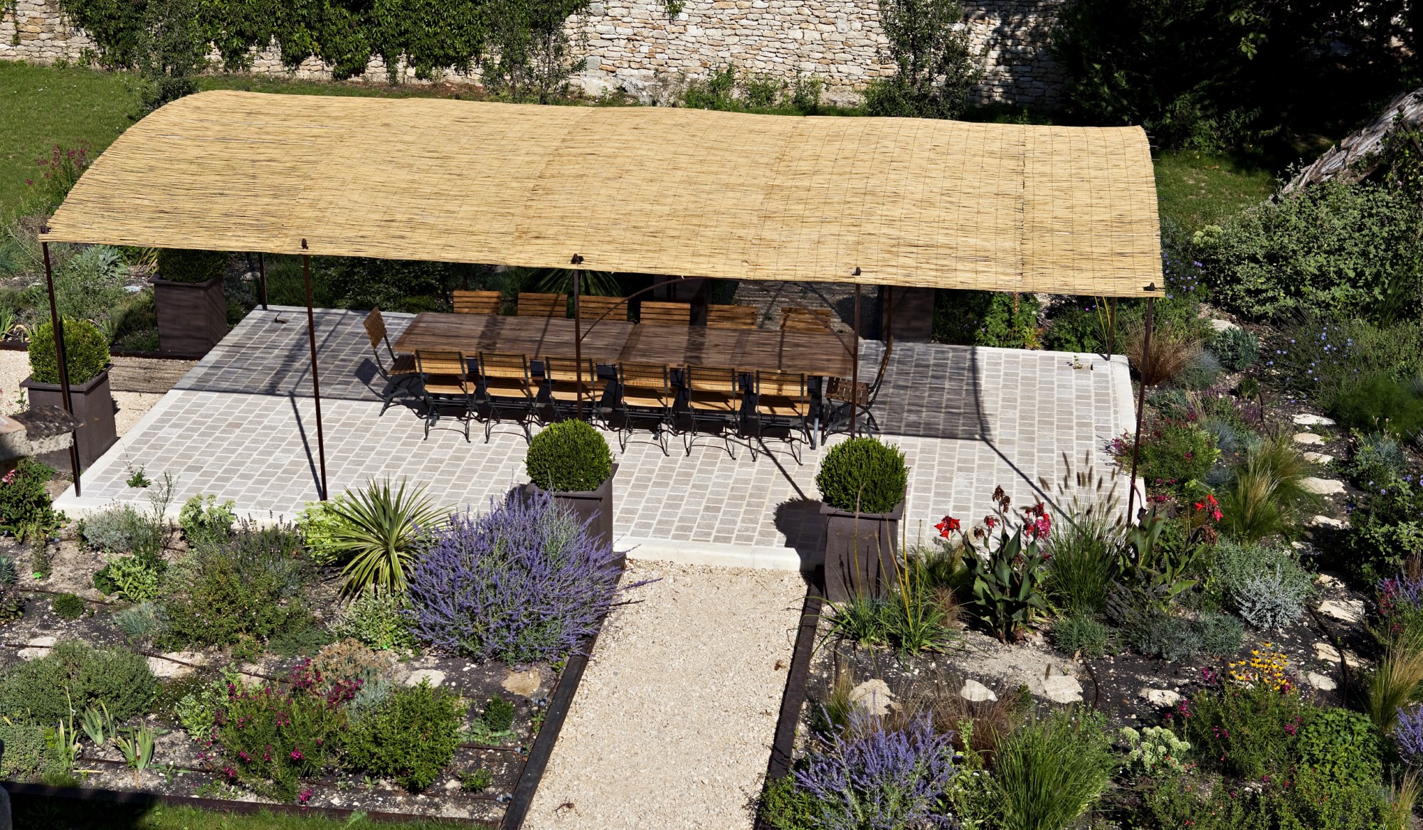Luberon, for sale, an authentic provençal manor house, renovated and refurbished with a park of 7,5 hectares and a large pool