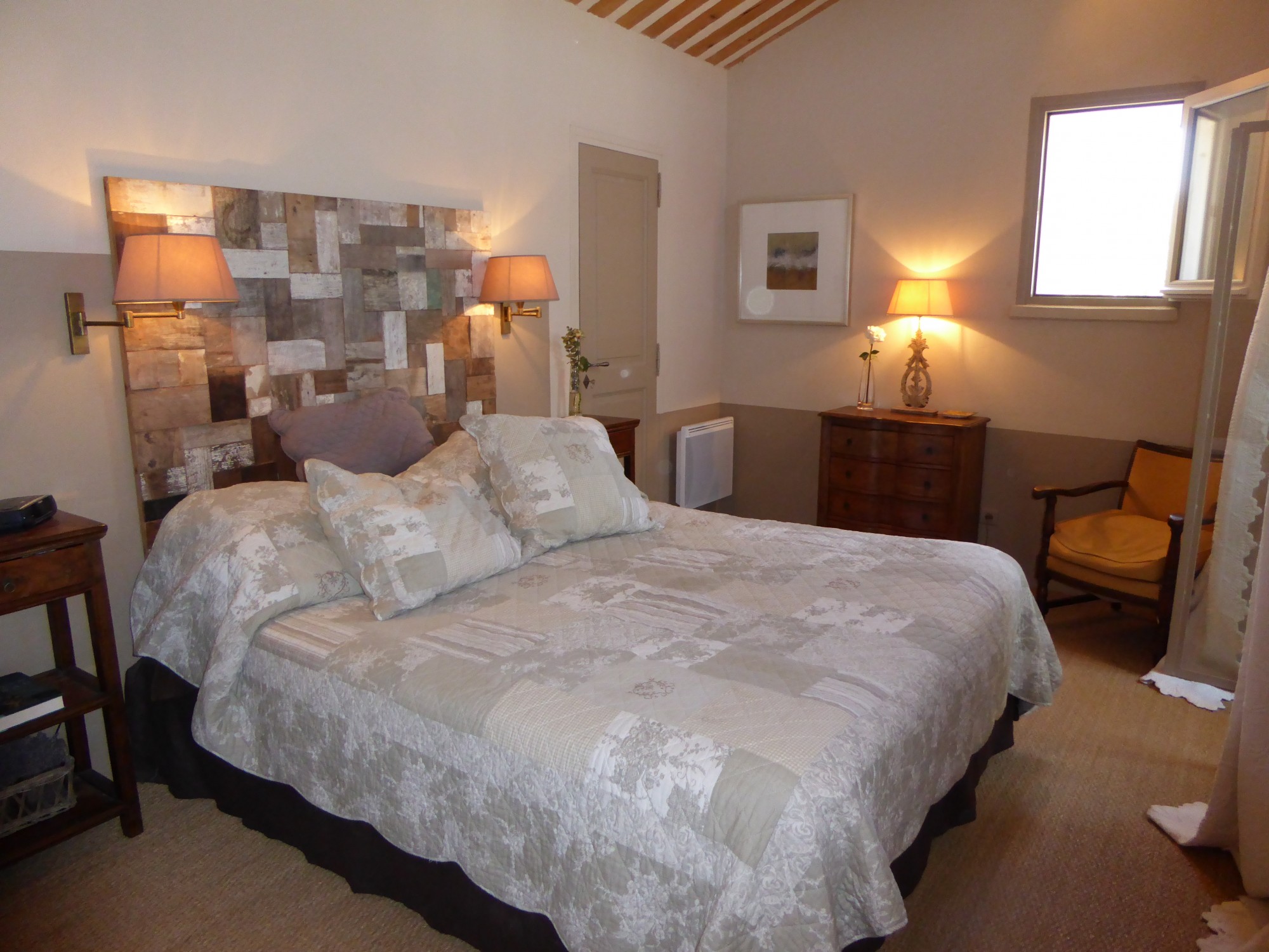 Renovated farmhouse with pool for sale in the heart of the Luberon in Provence 