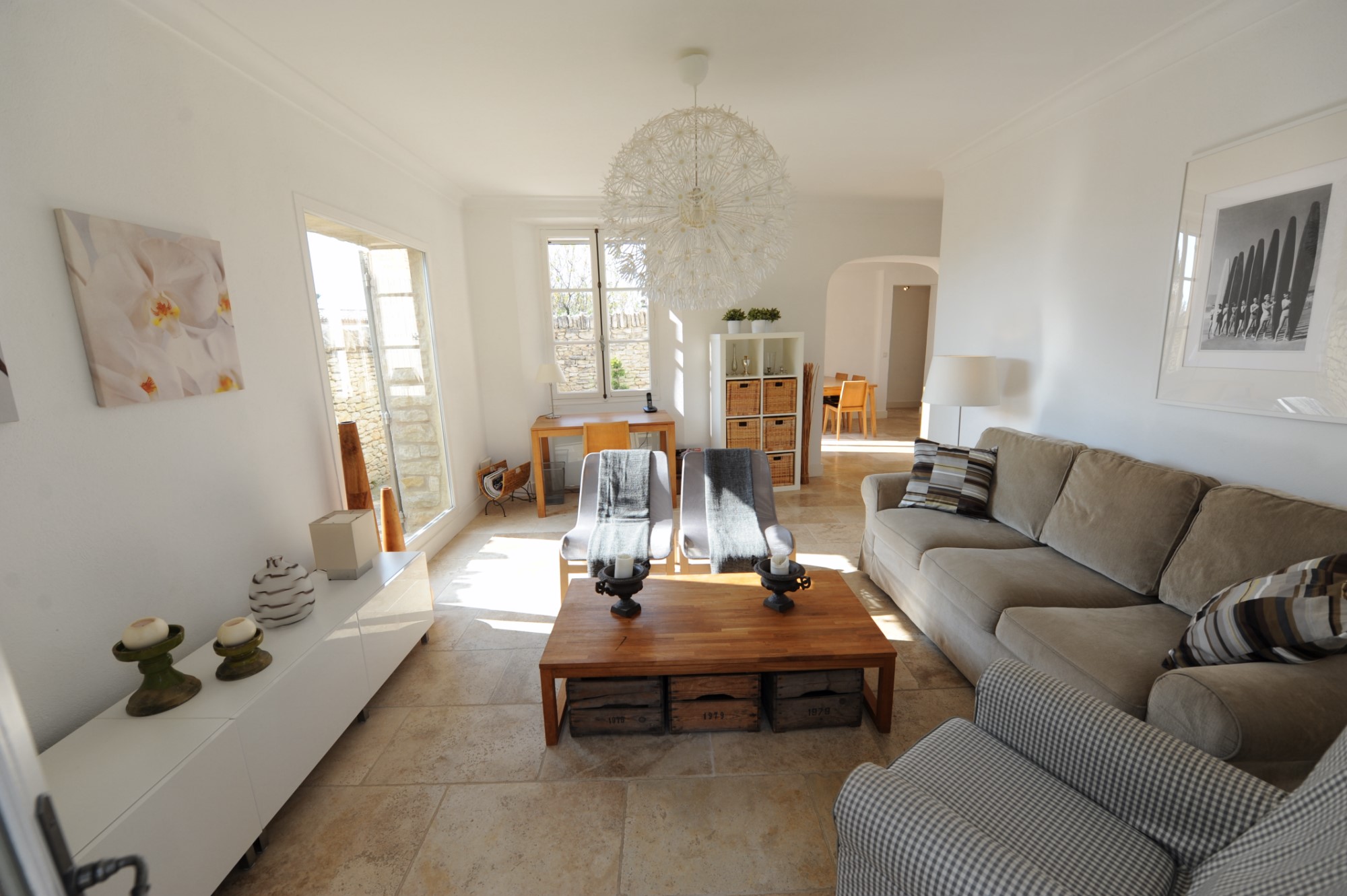 Few minutes away from the prestigious village of Gordes, for sale, charming house with swimming pool, garden and terrace