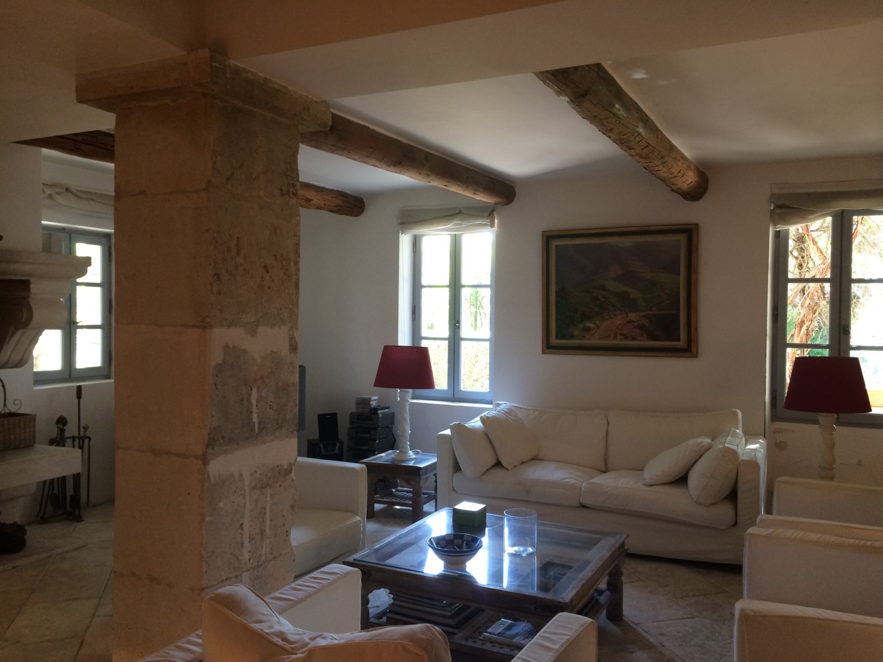 Beautiful restored property from the seventeenth century with views over the Luberon