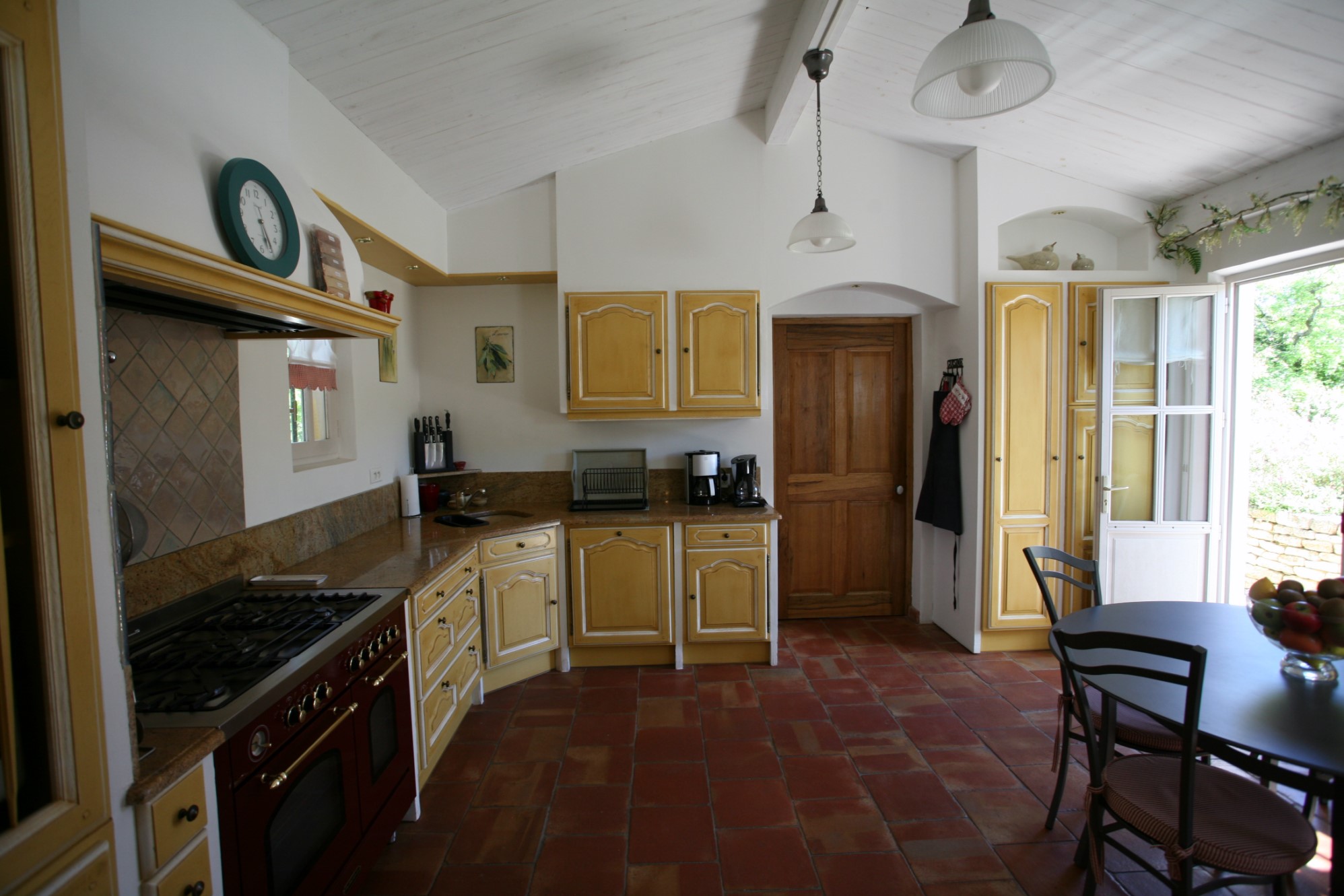 In Provence, for sale, charming 5 bedrooms house with landscaped garden and swimming pool