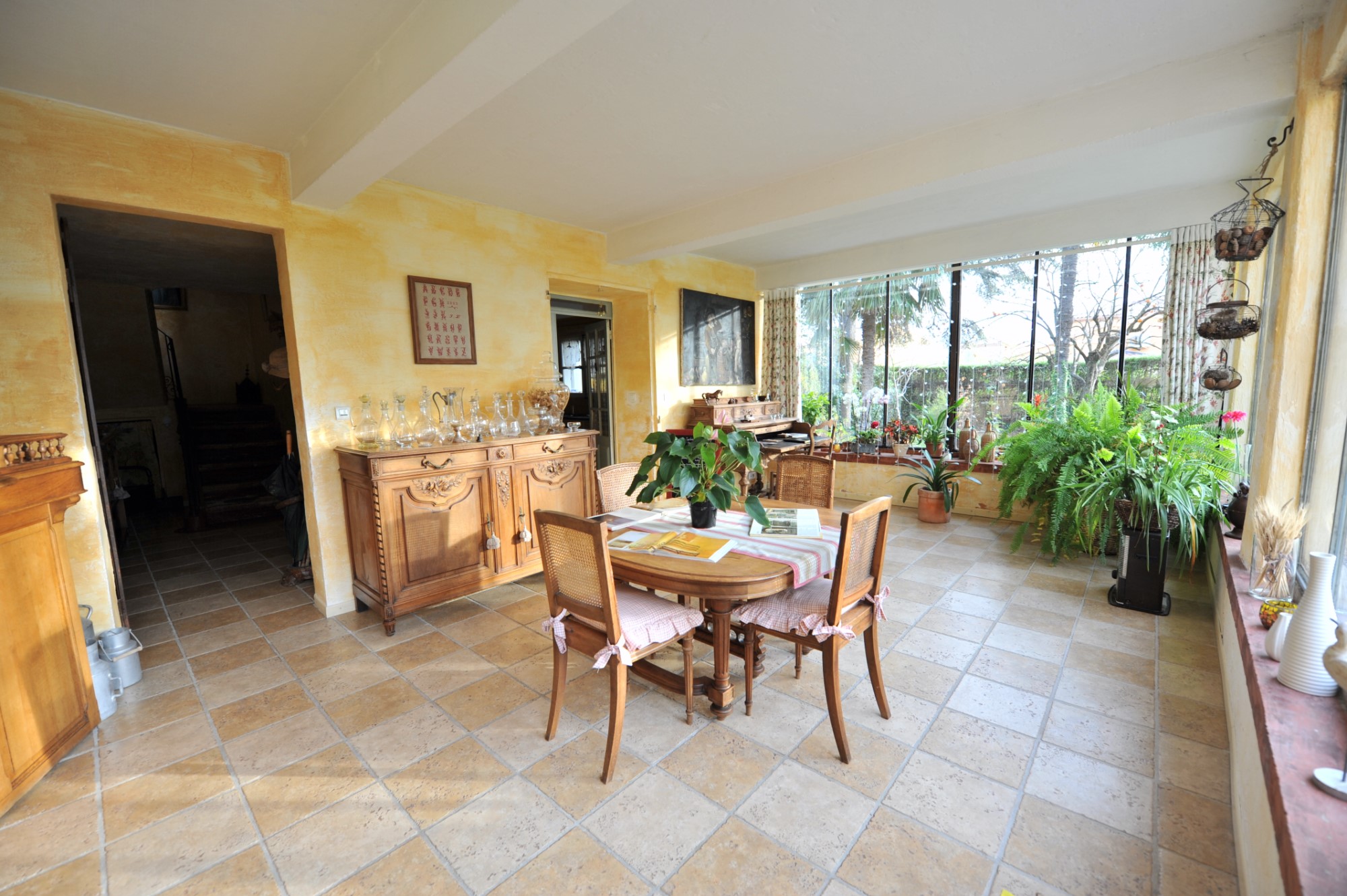 Beautifullly restored old house with large garden and pool for sale in Provence