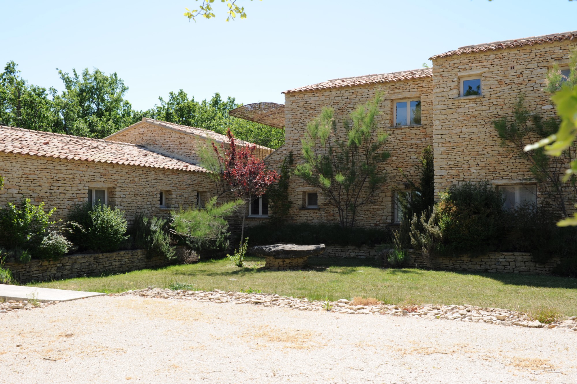 Maison en pierres à vendre dans le Luberon