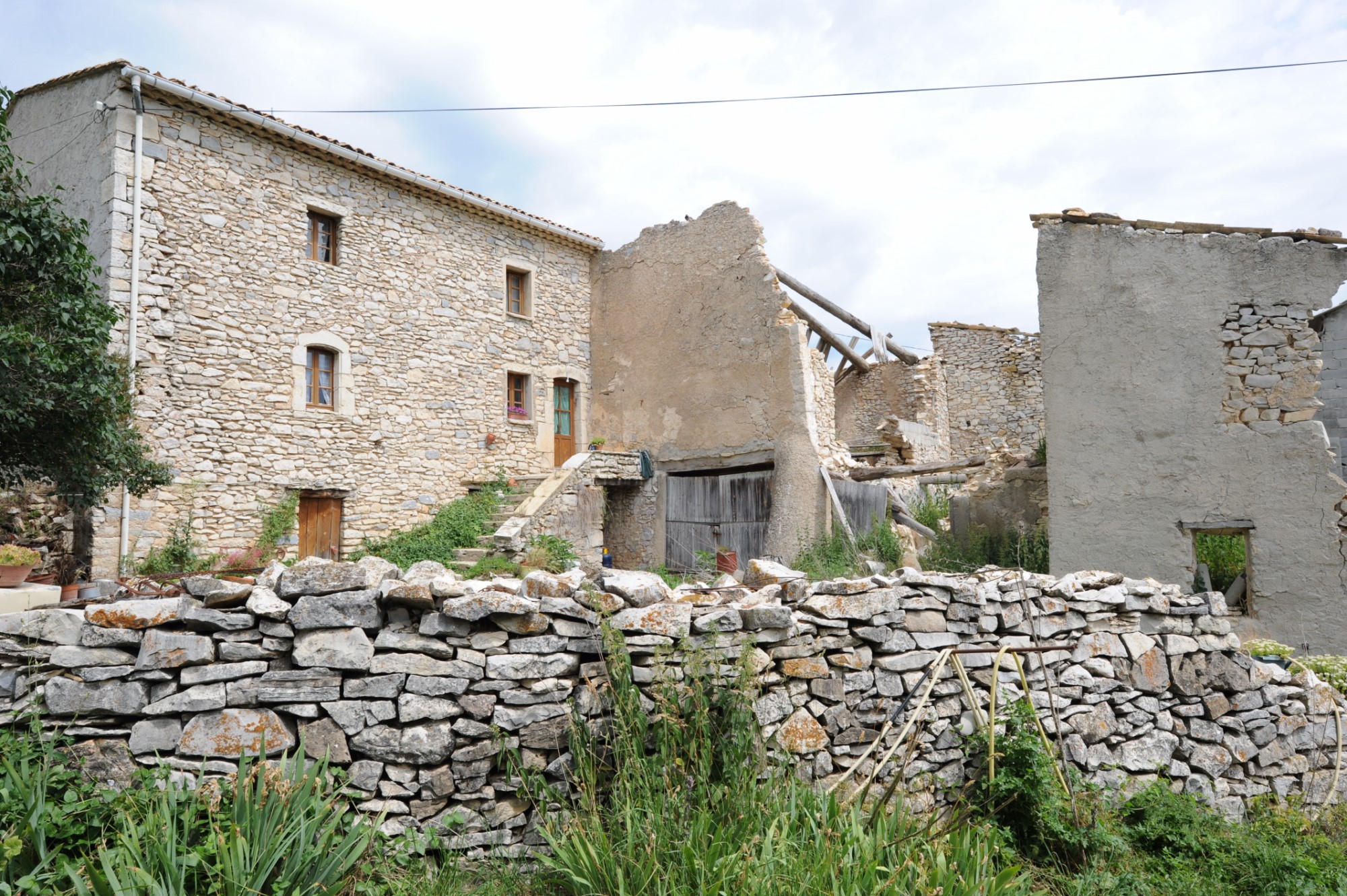 Ferme à restaurer à vendre en Provence