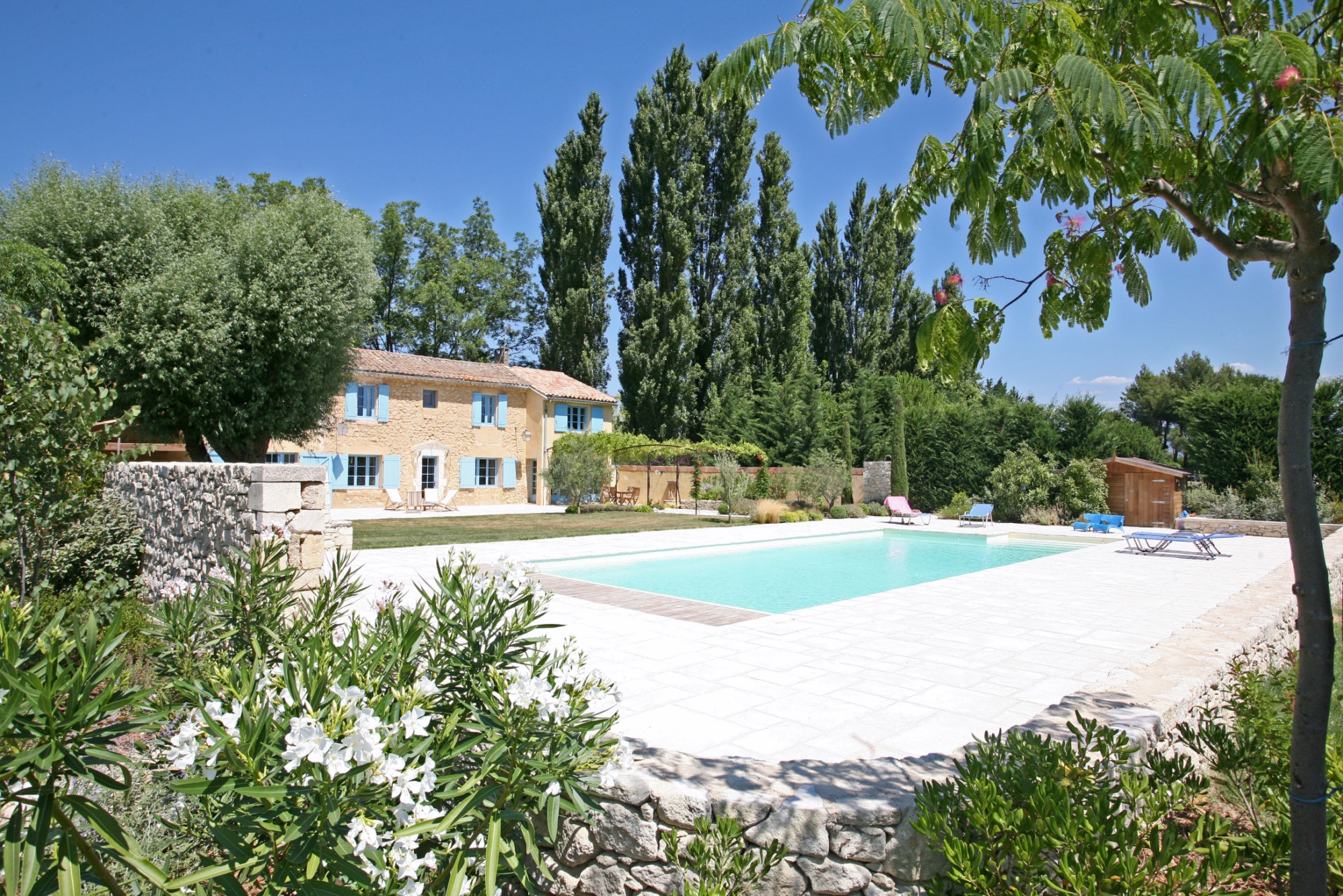 Mazet avec piscine à vendre dans le Luberon