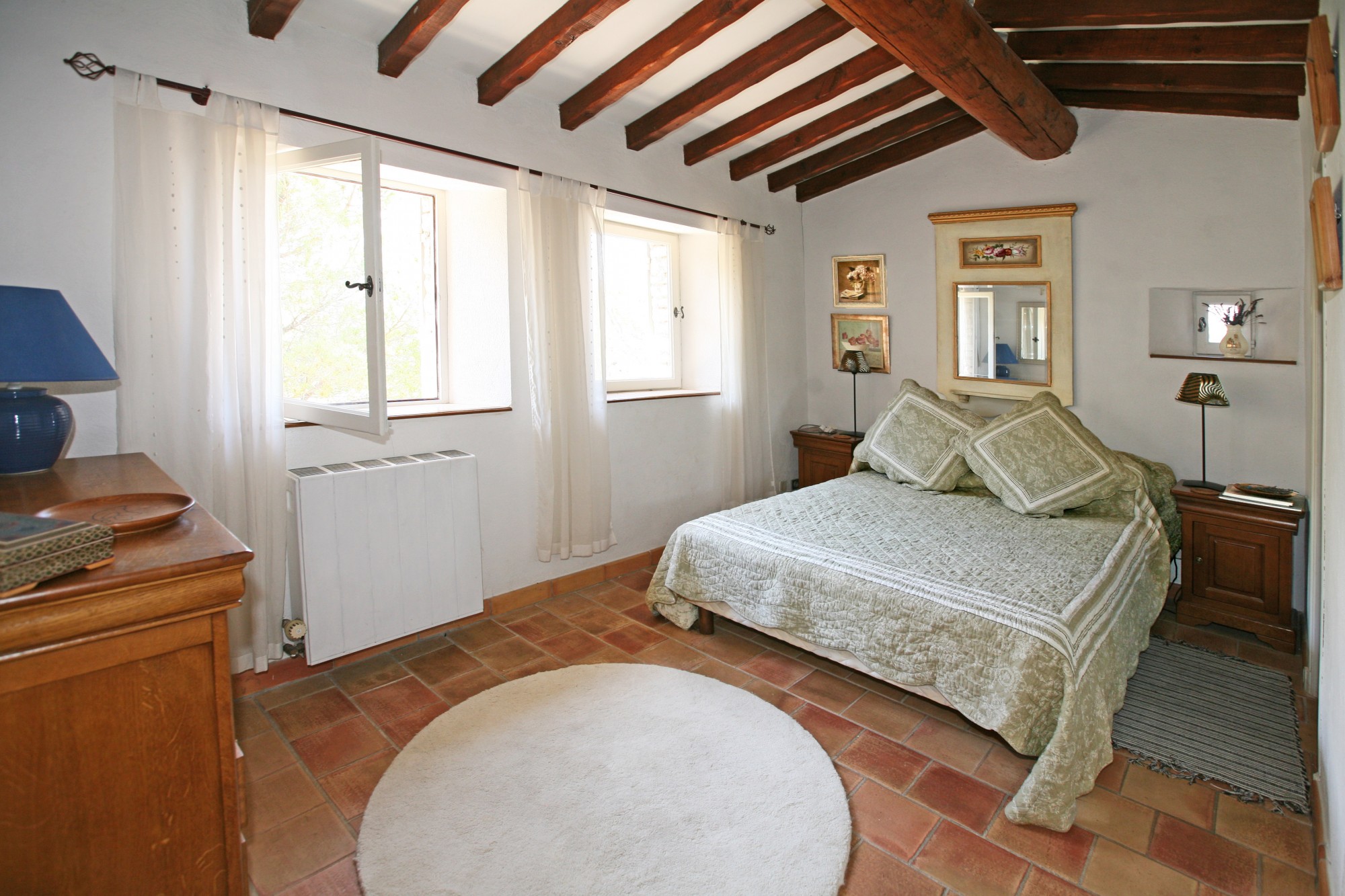For sale in Gordes, stone house with pool overlooking the valley and the Luberon