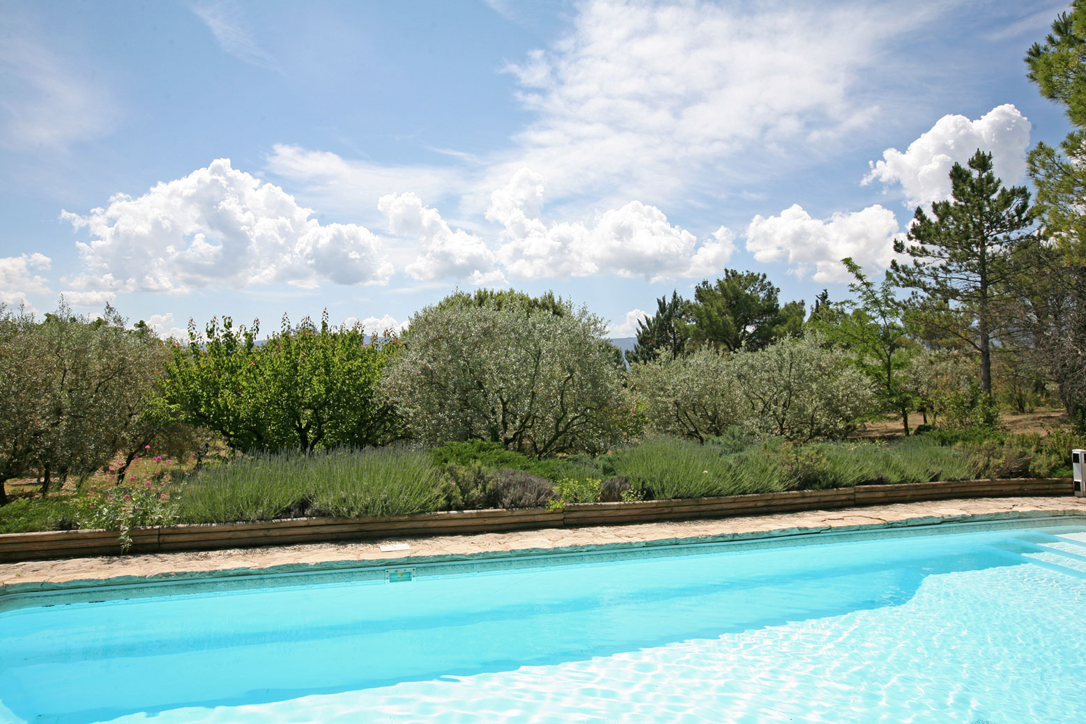 For sale in Gordes, stone house with pool overlooking the valley and the Luberon