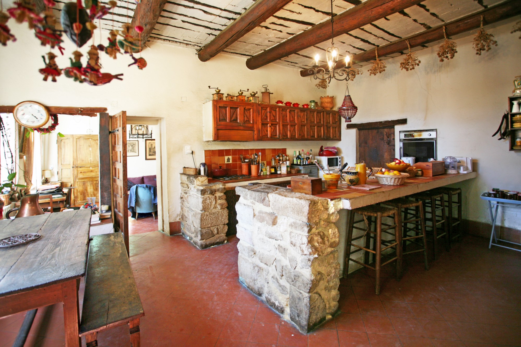For sale in Comtat Venaissin, mansion with guests cottages and swimming pool
