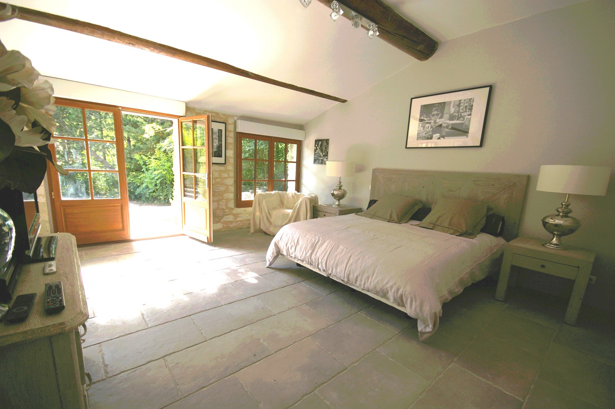 Property in Menerbes with view and pool on more than 9 000 sqm for sale 