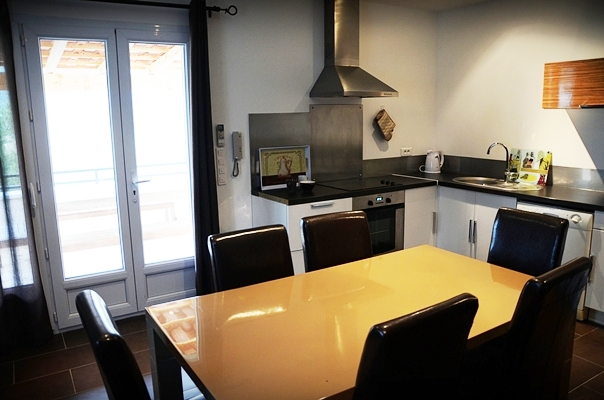 For sale, in a superb location with views close to Luberon, property of 3 houses and 2 pools