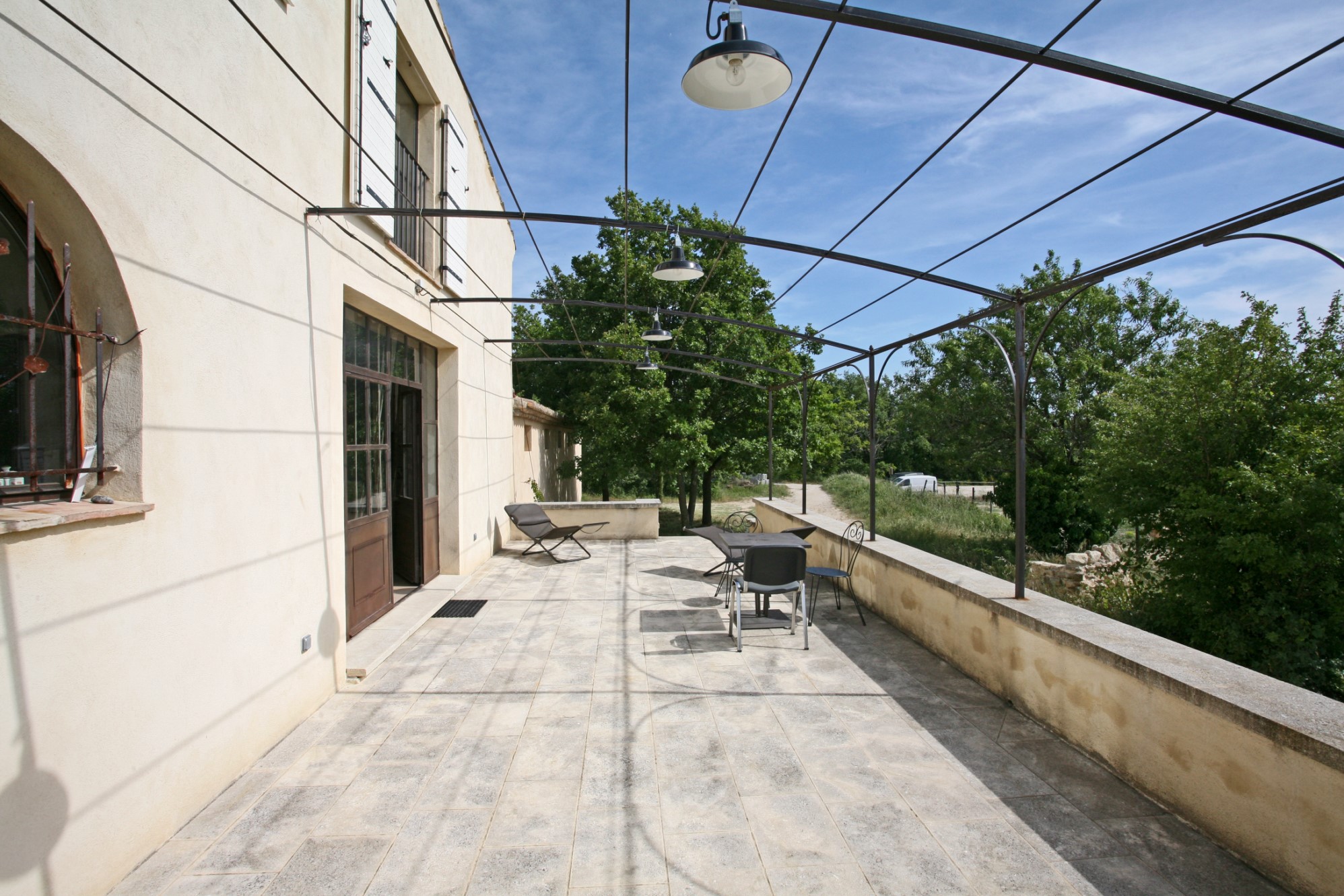 For sale, between Luberon and Mont Ventoux, equestrian property of 450 sqm on several hectares
