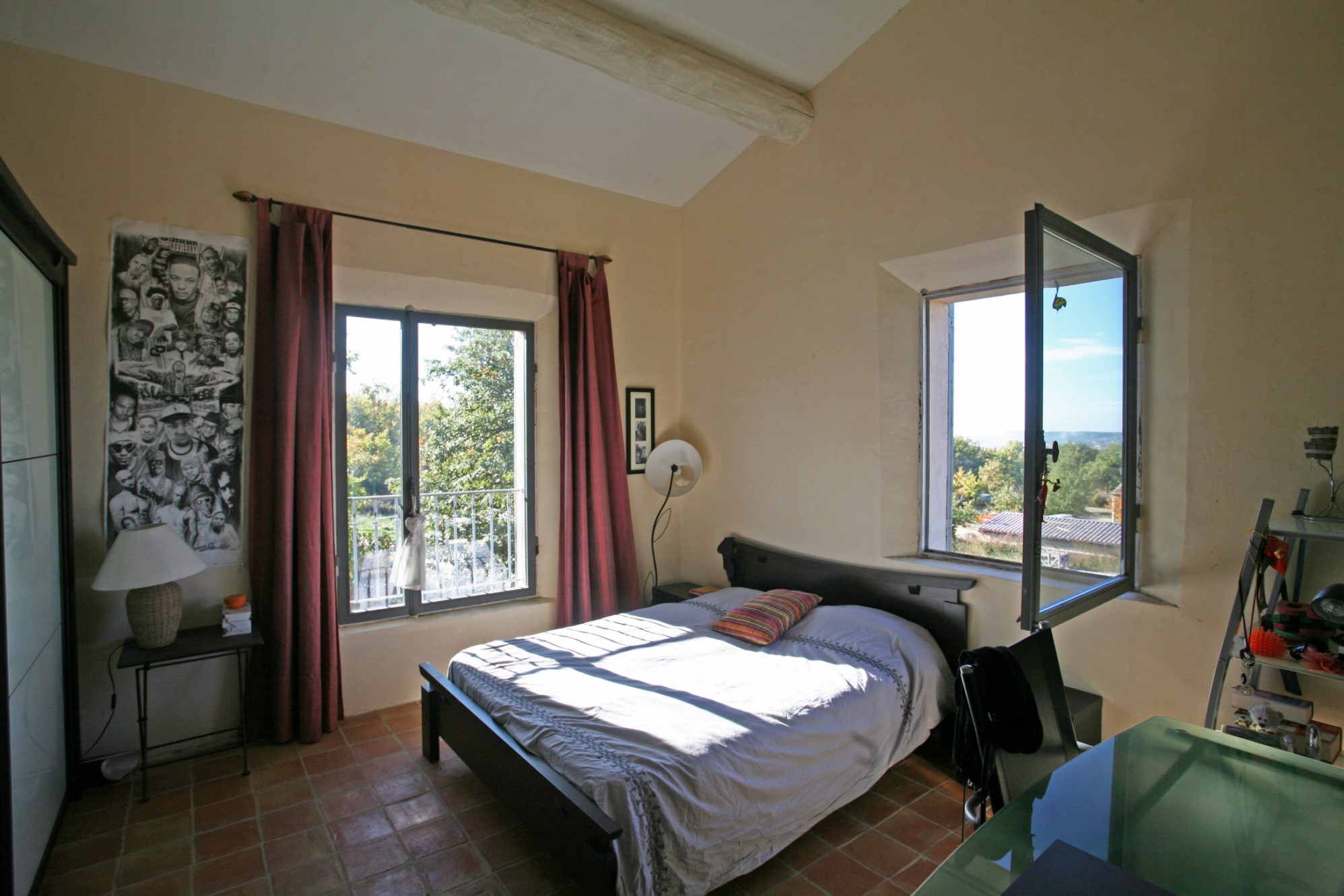 For sale, between Luberon and Mont Ventoux, equestrian property of 450 sqm on several hectares