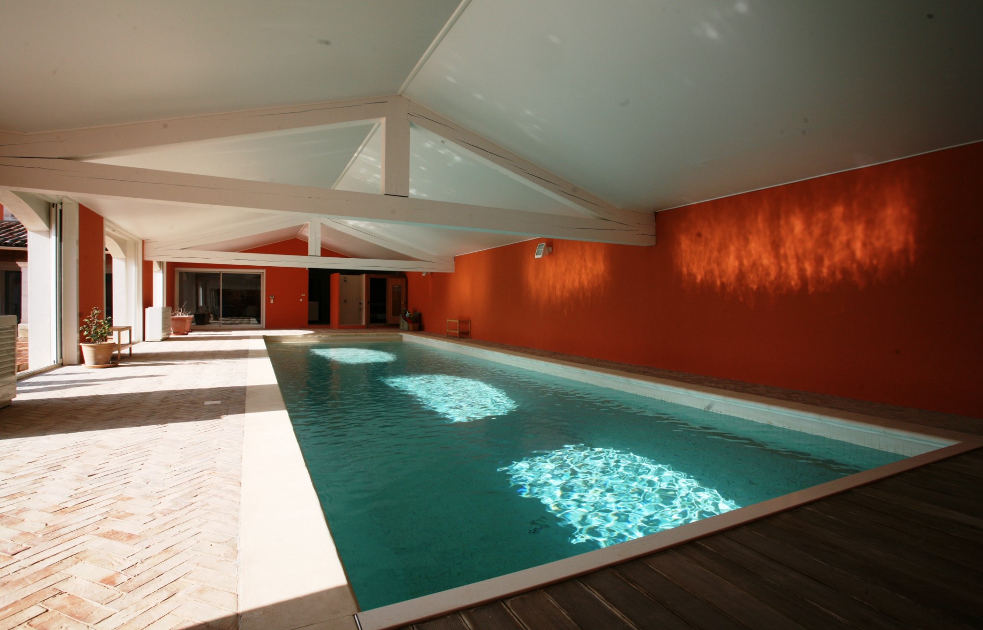Contemporary property with pool for sale in Luberon