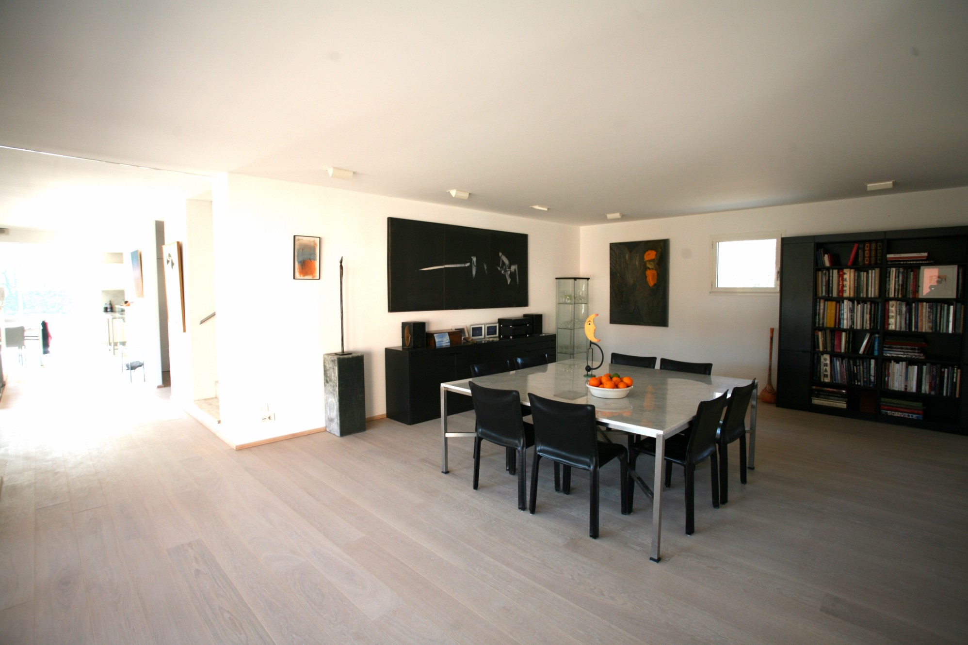 For sale near Roussillon, beautiful contemporary house, with swimming pool and stunning views