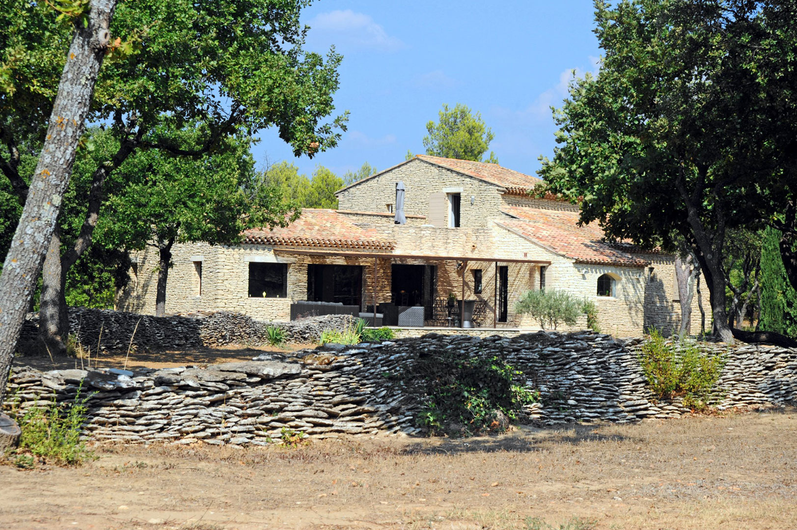 Maison en pierres avec vue sur le Luberon à vendre par ROSIER