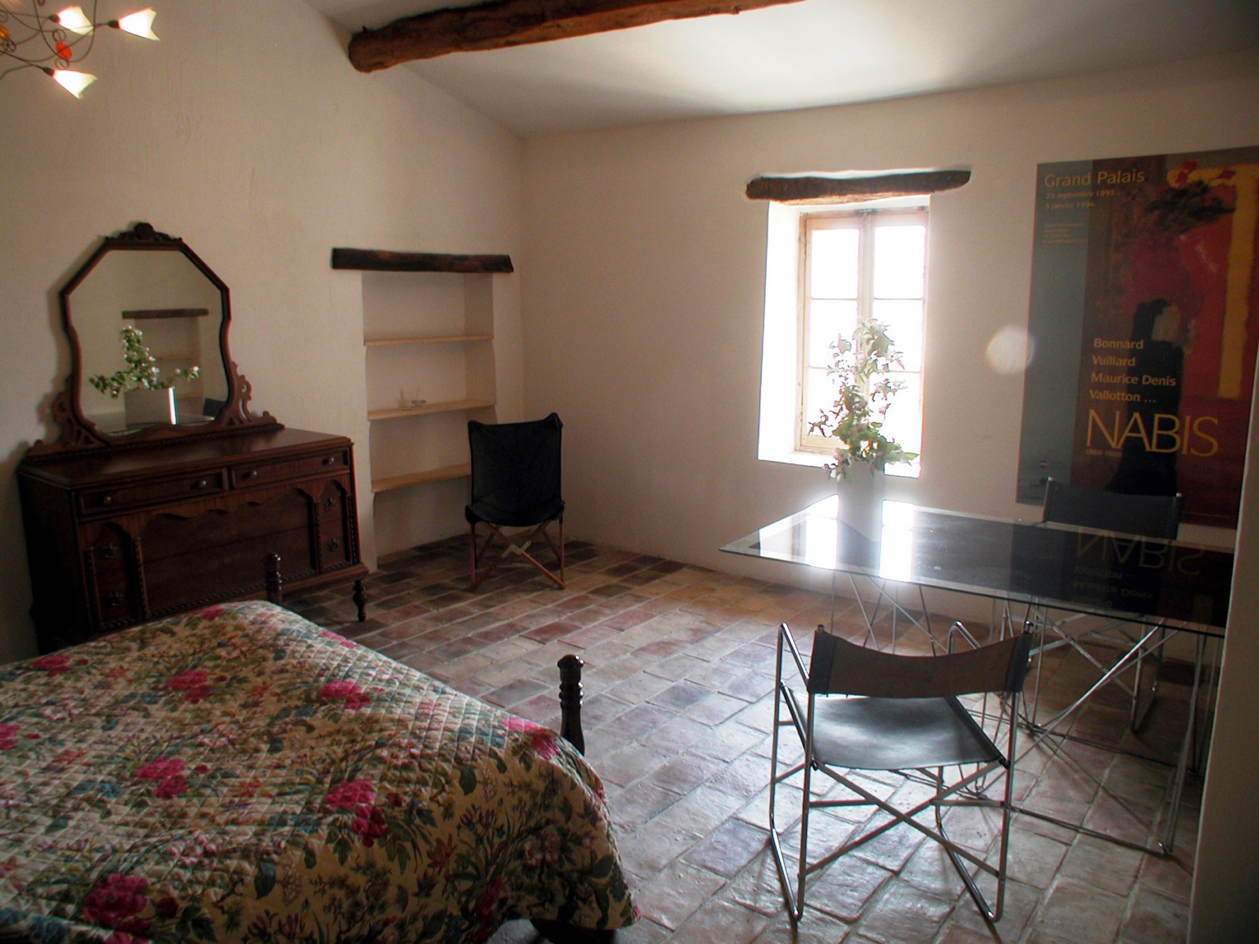 XVIIIth century farmhouse close to Gordes in the Luberon, on more than 2.2 hectares (6 acres) of land for sale