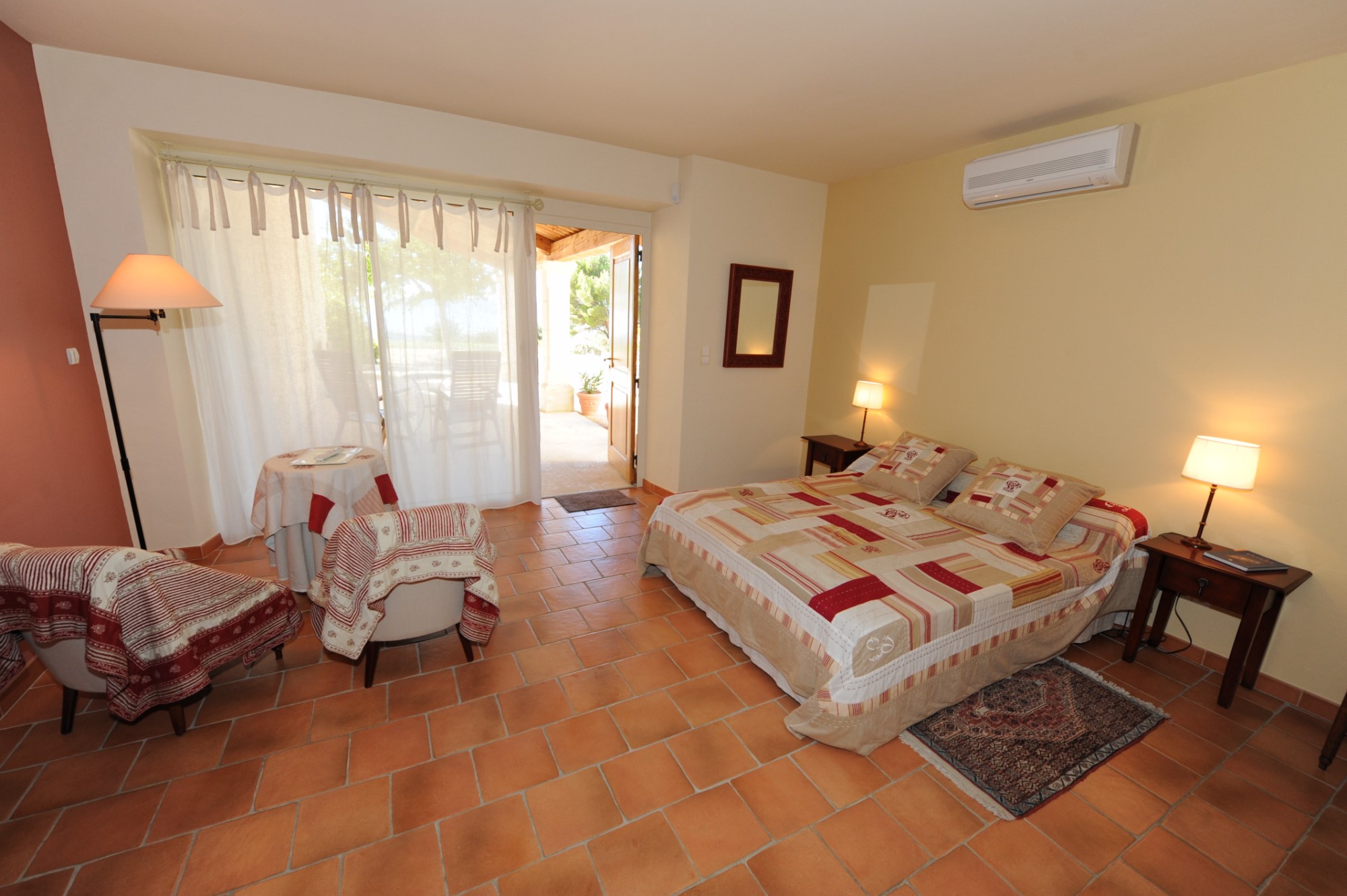 In Gordes, property on more than 2.5 acres with breathtaking views for sale