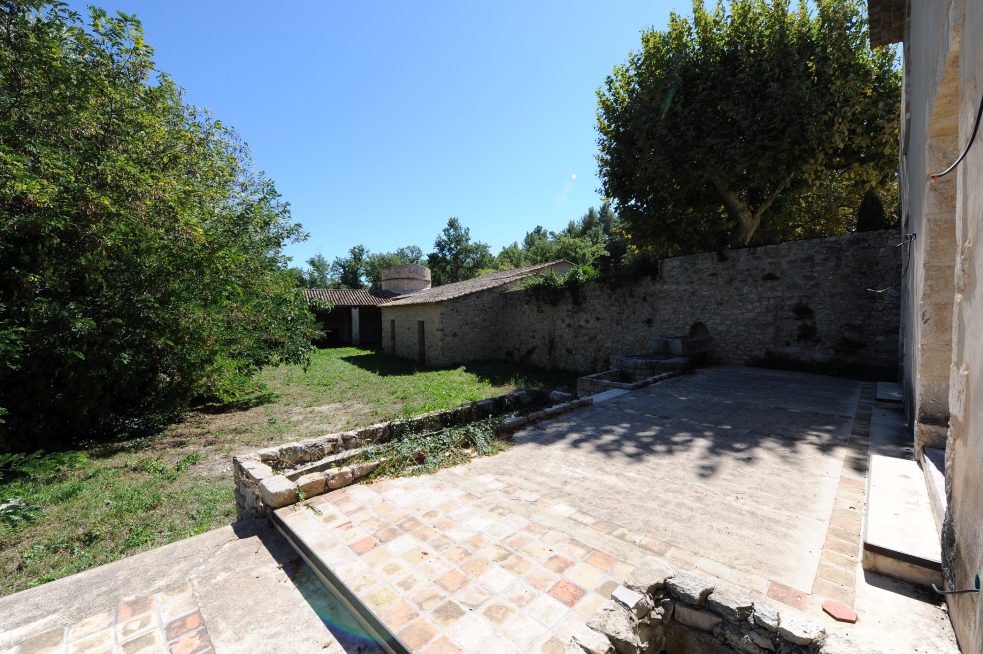 Property with renovation to be finished for sale in Luberon