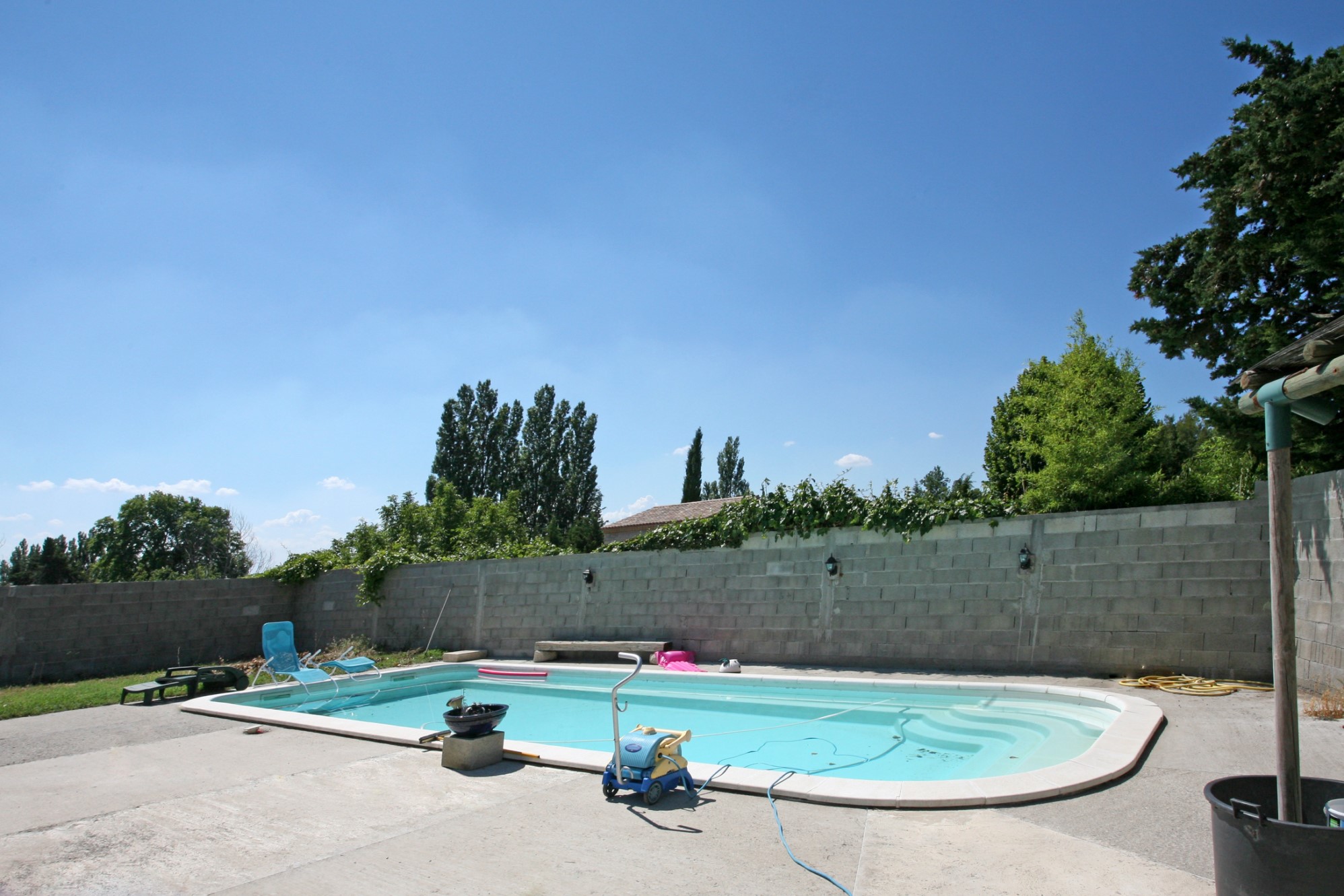 Mas ancien avec piscine et jardin à vendre par ROSIER