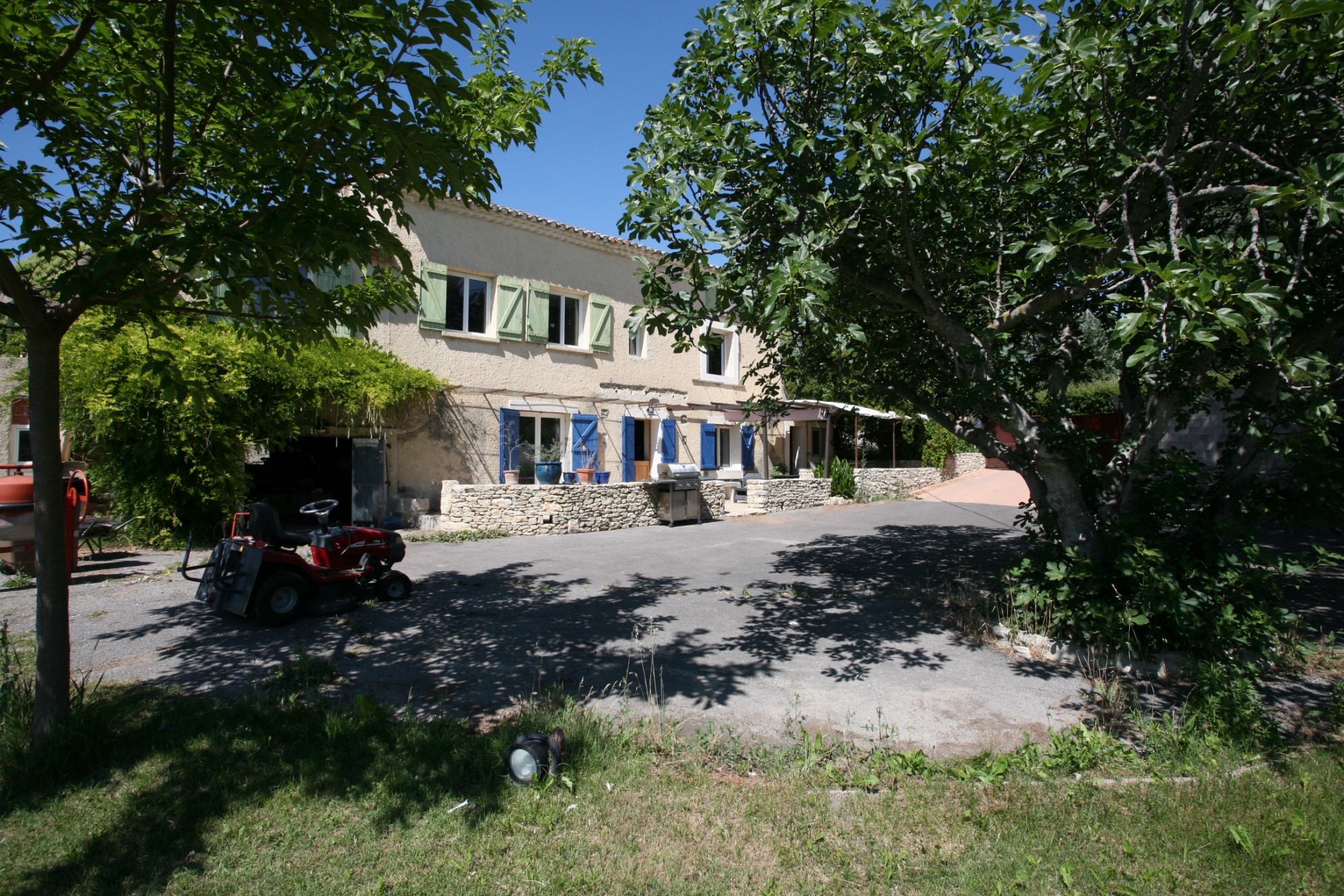 Mas ancien avec piscine et jardin à vendre par ROSIER