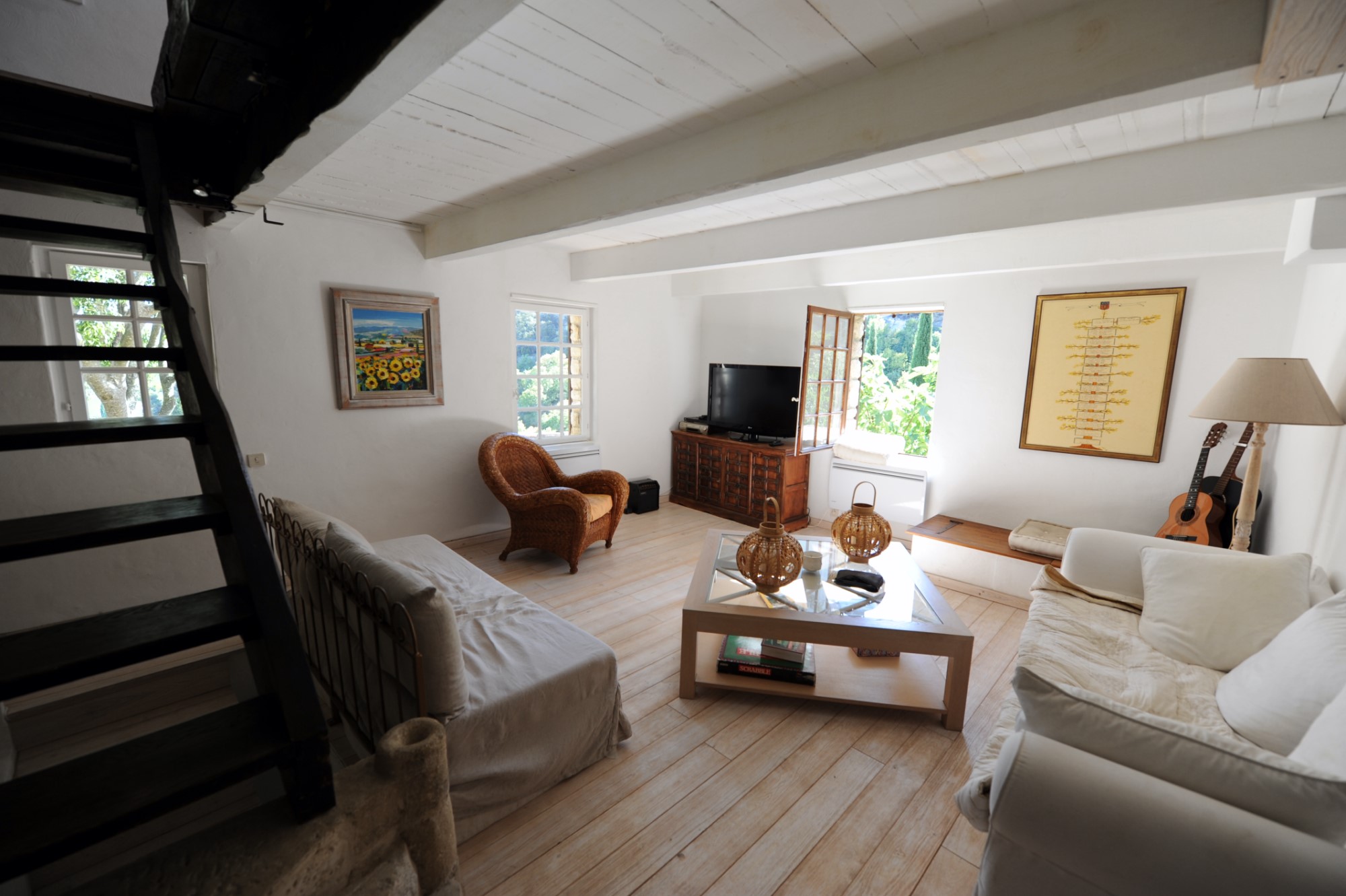For sale, village house with panoramic views over the Luberon 