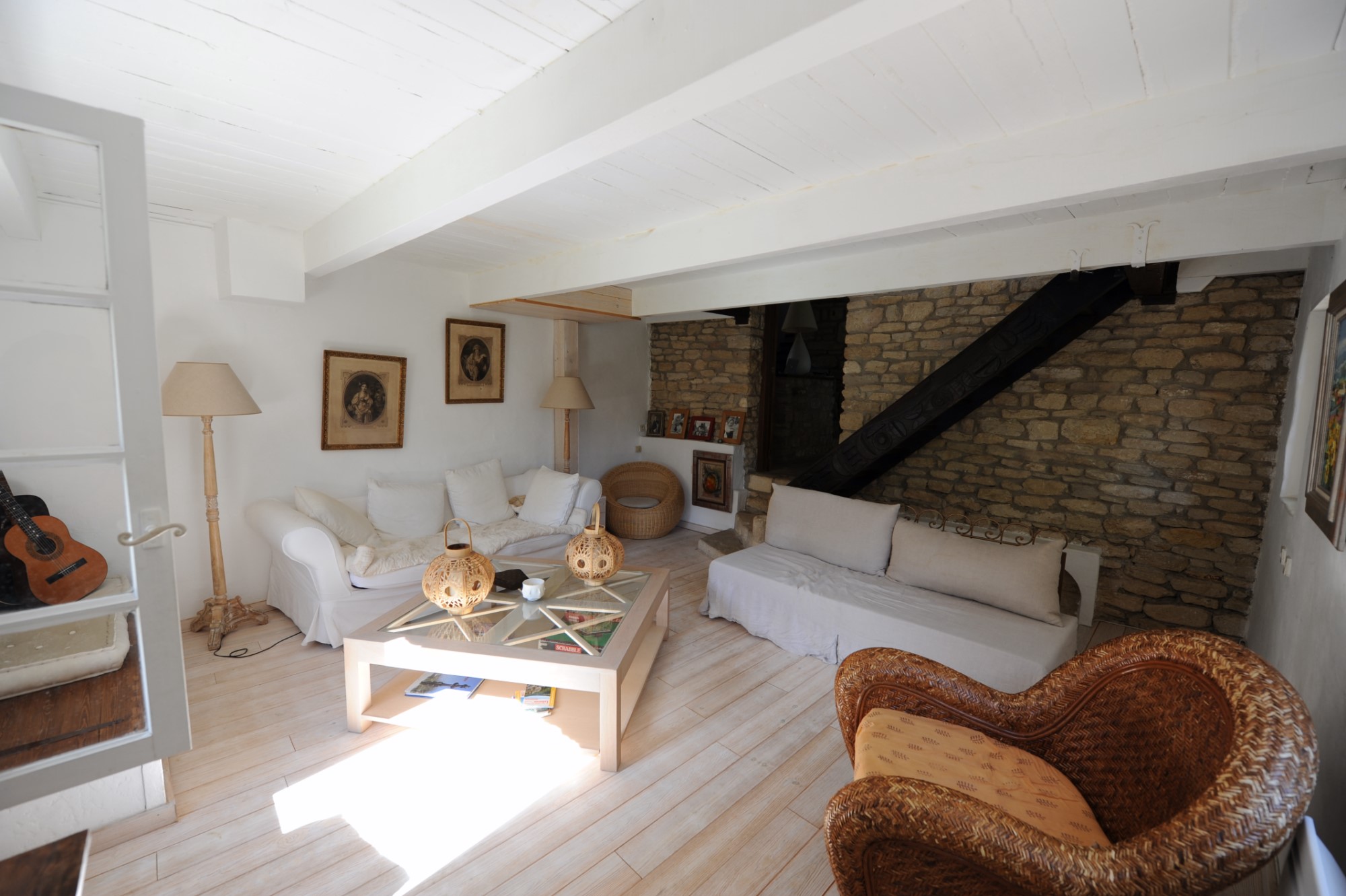 For sale, village house with panoramic views over the Luberon 