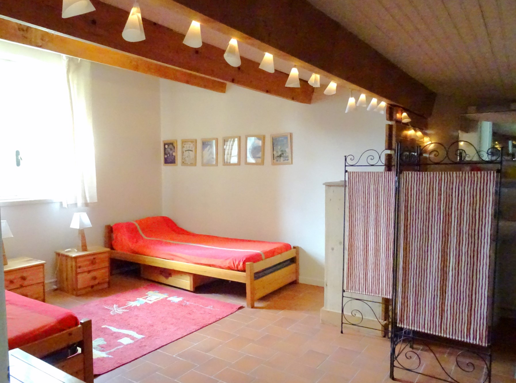 For Sale near Villeneuve-lès-Avignon, property with Provencal charm, with pool and tennis 
