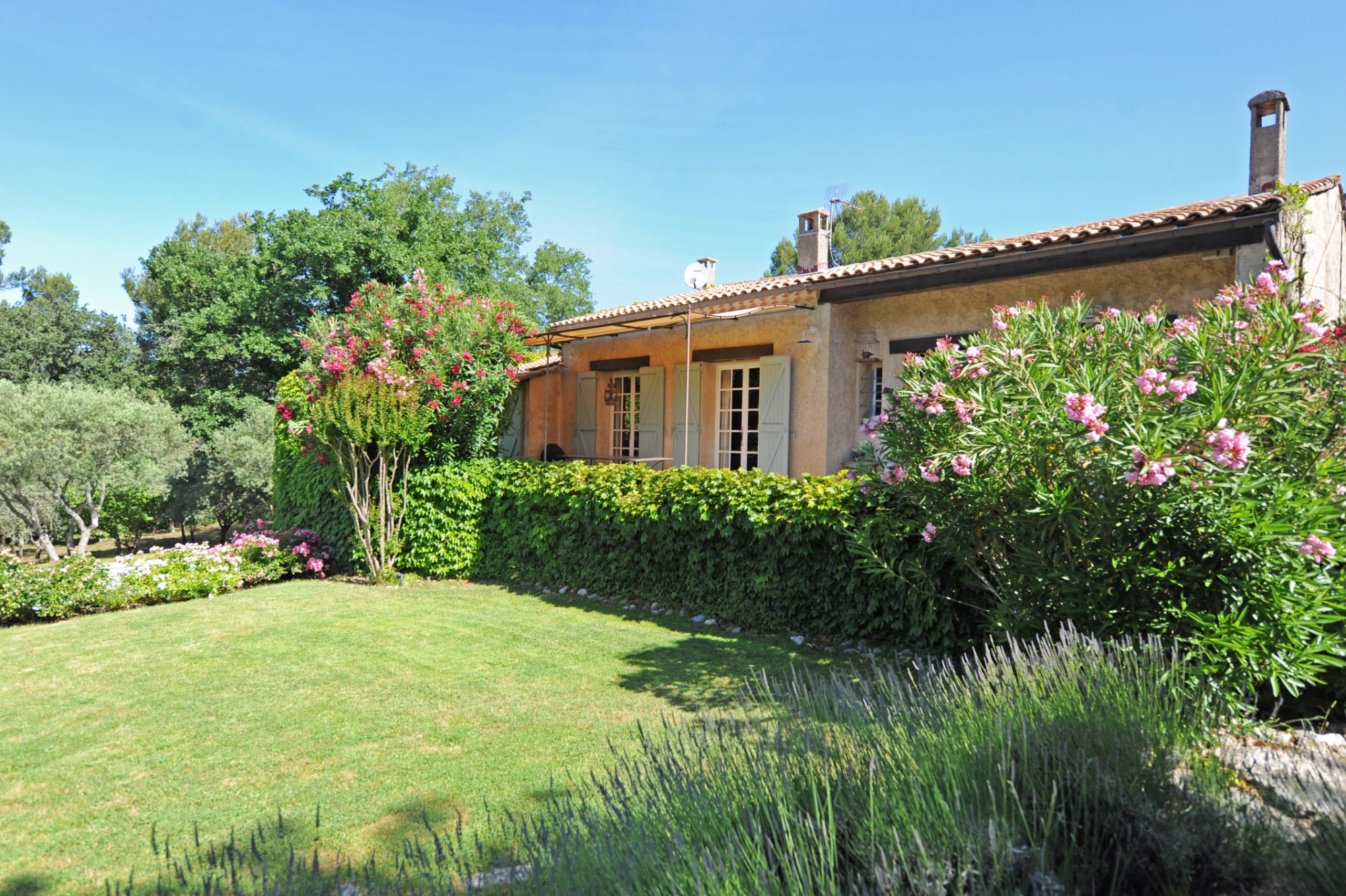 Maison face au Luberon