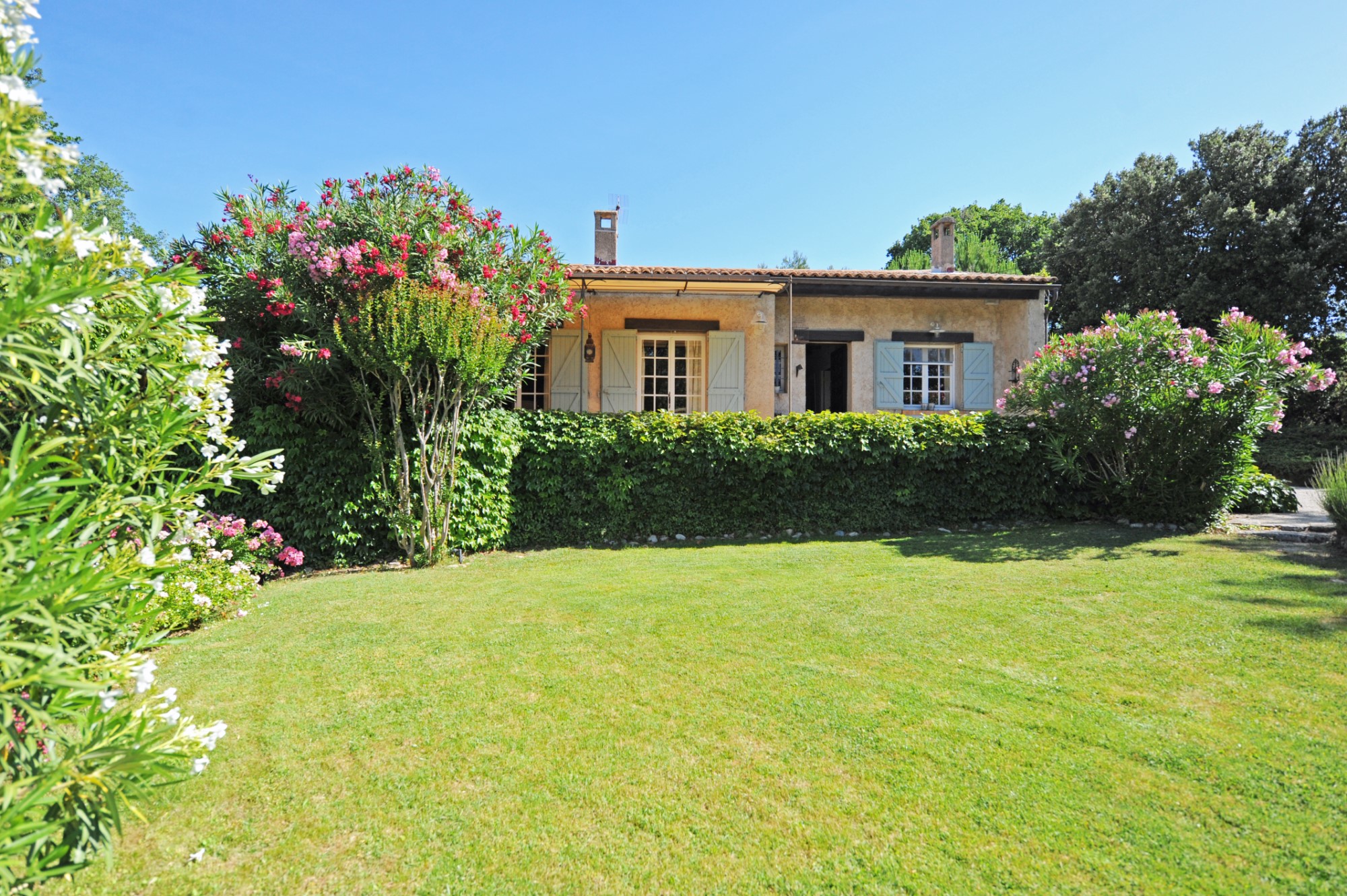 Maison avec jardin face au Luberon