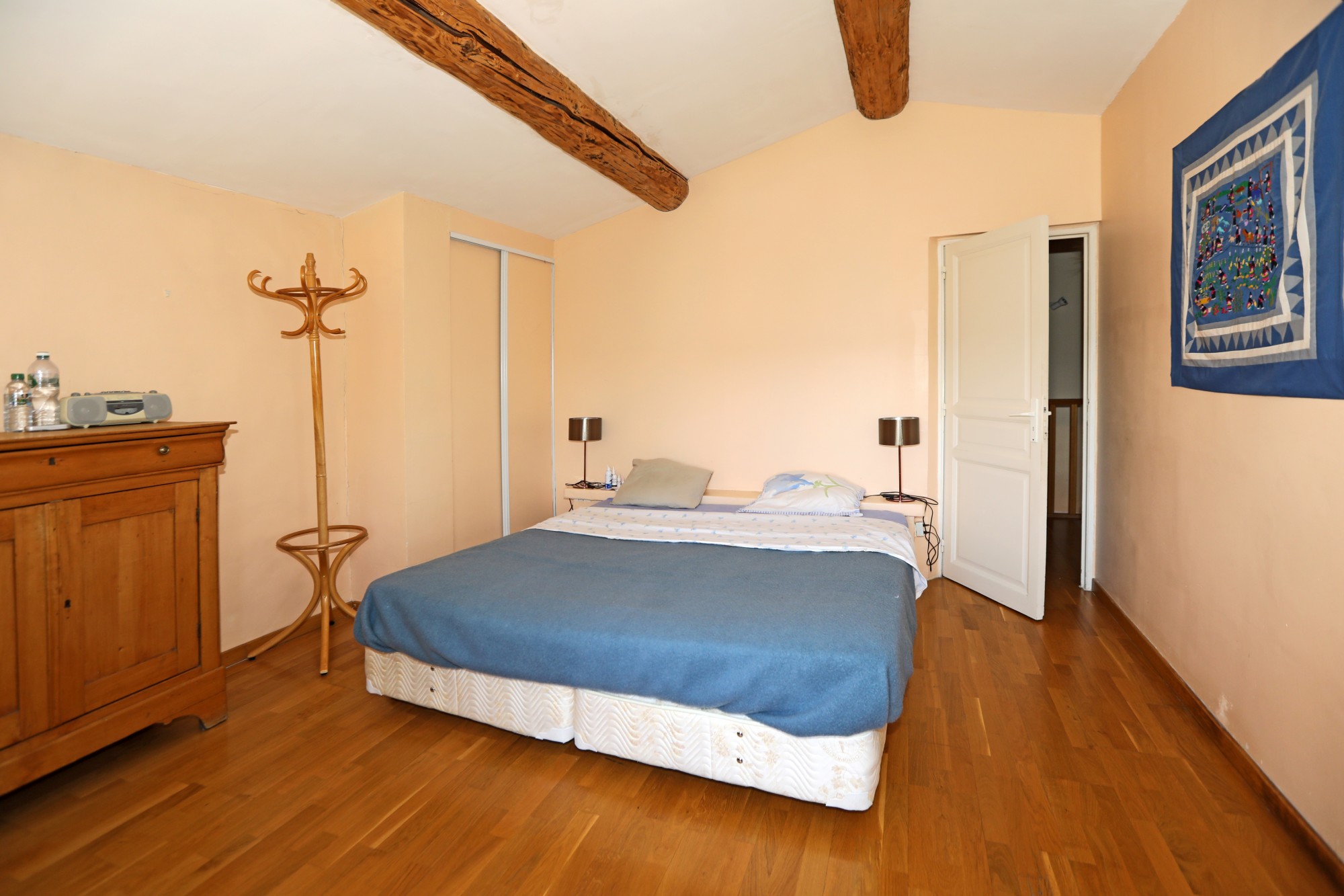 Charming hamlet house in the Luberon area