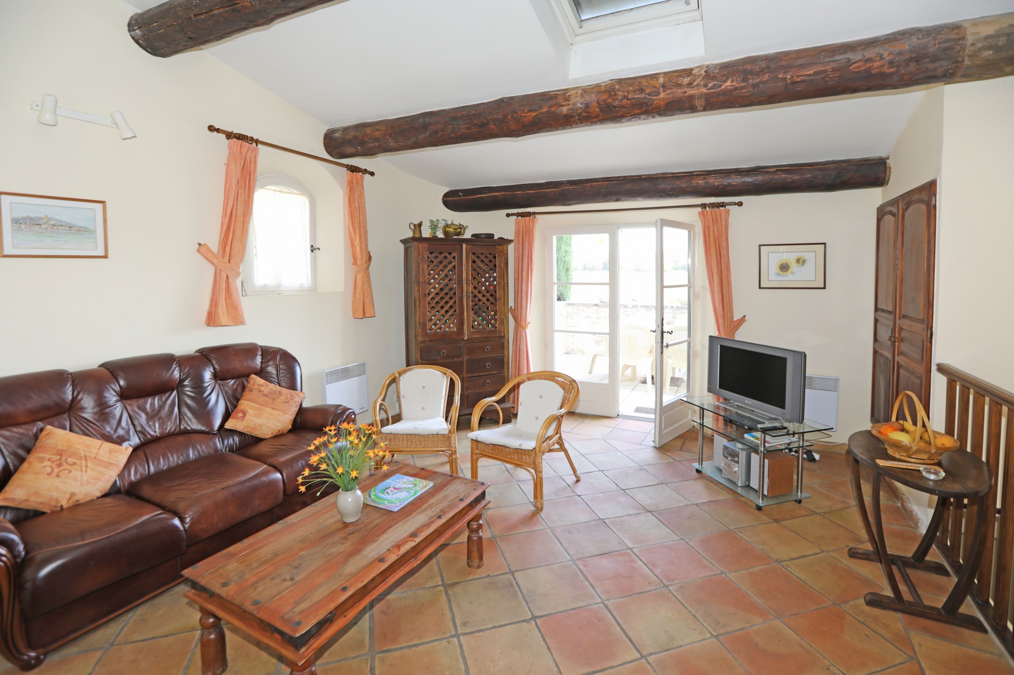 Charming hamlet house in the Luberon area