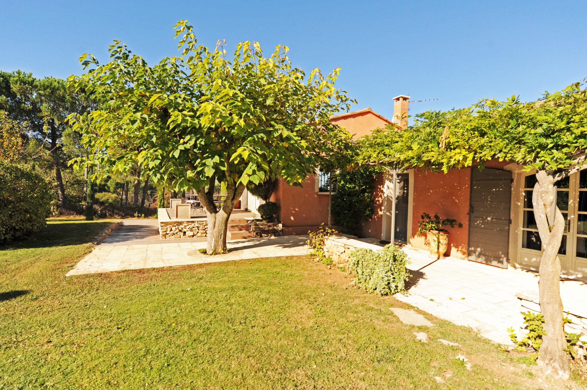 Close to Roussillon - Contemporary villa with pool 