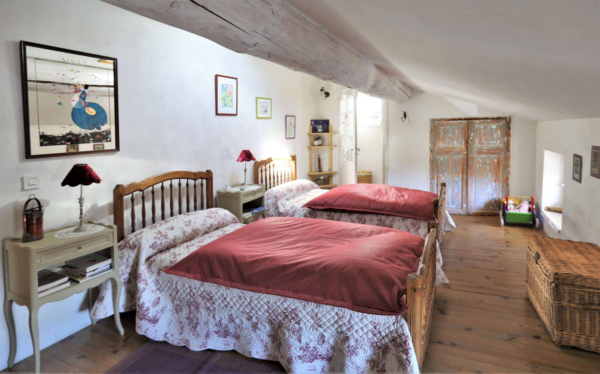 Village house in the Luberon with private courtyard