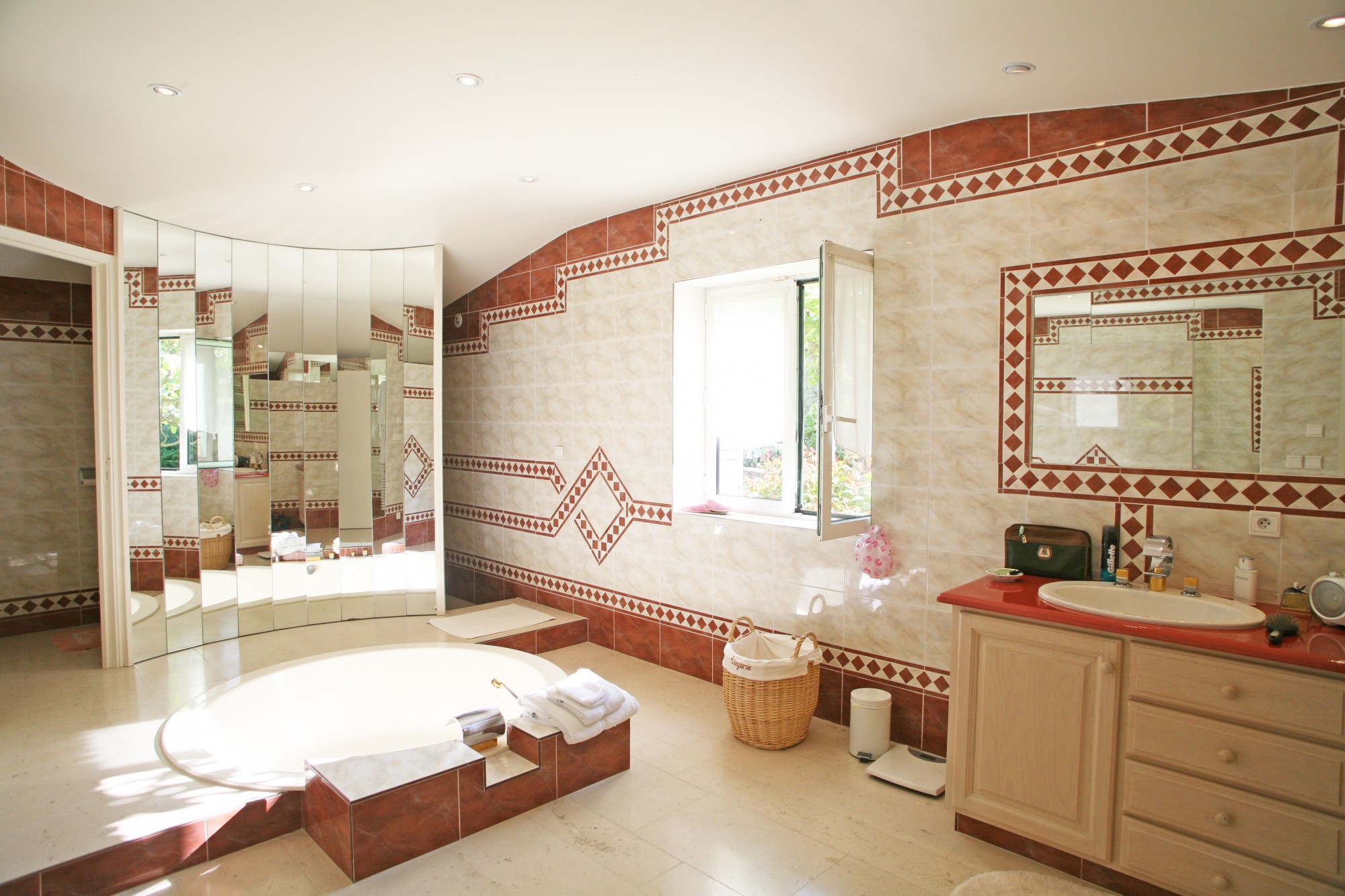 Recently built spacious house with beautiful views
