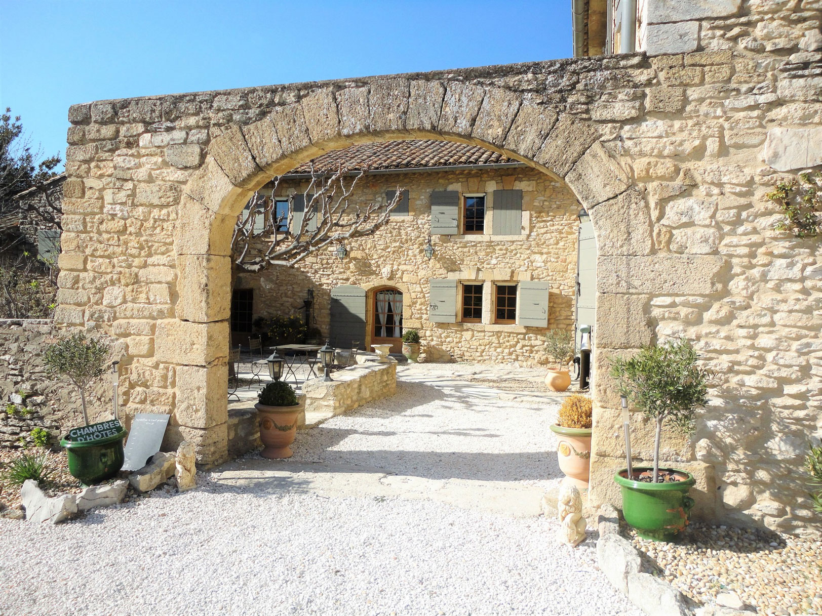 Restored 18th century farmhouse, facing the Luberon.