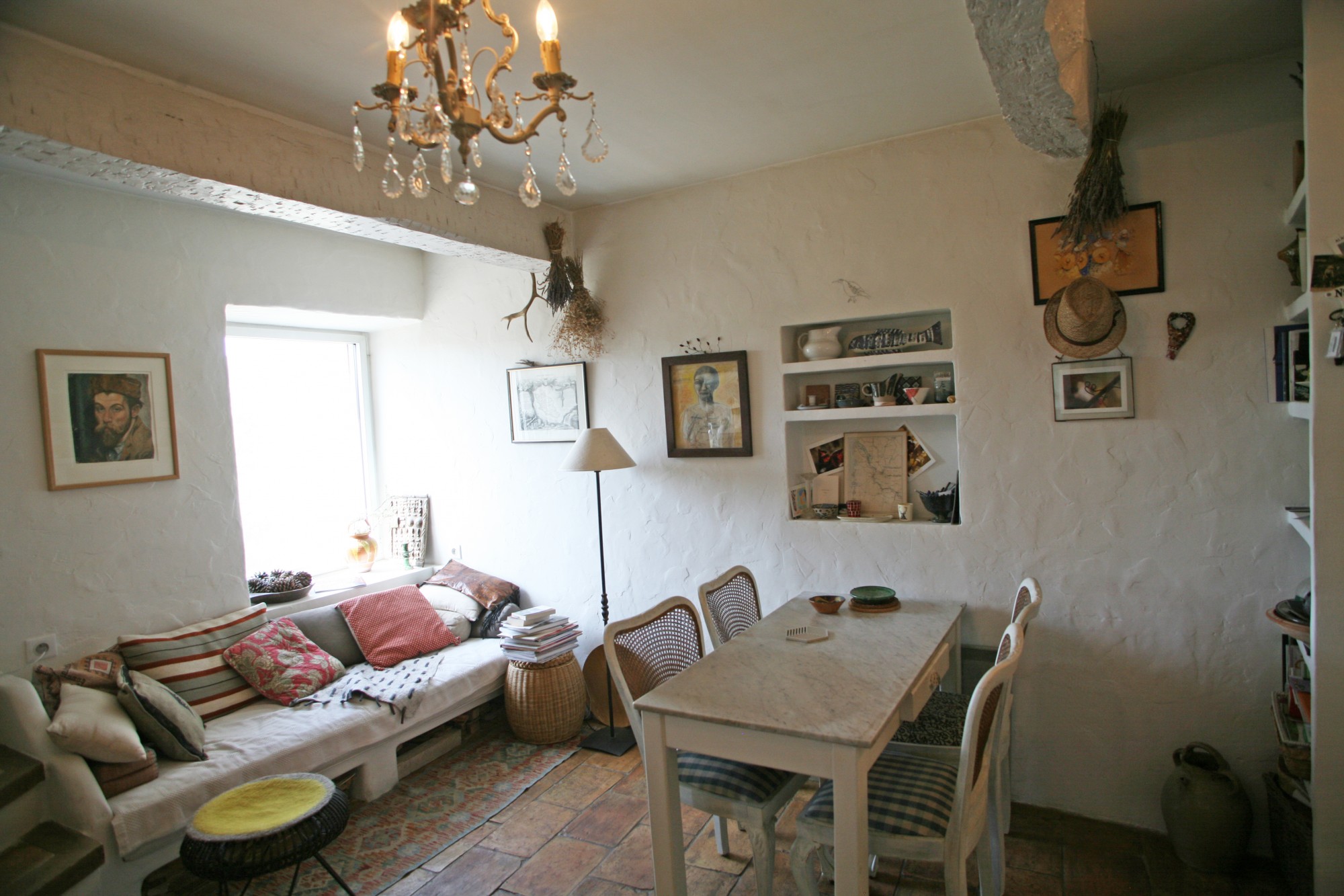 Bonnieux, village house with terrace and view