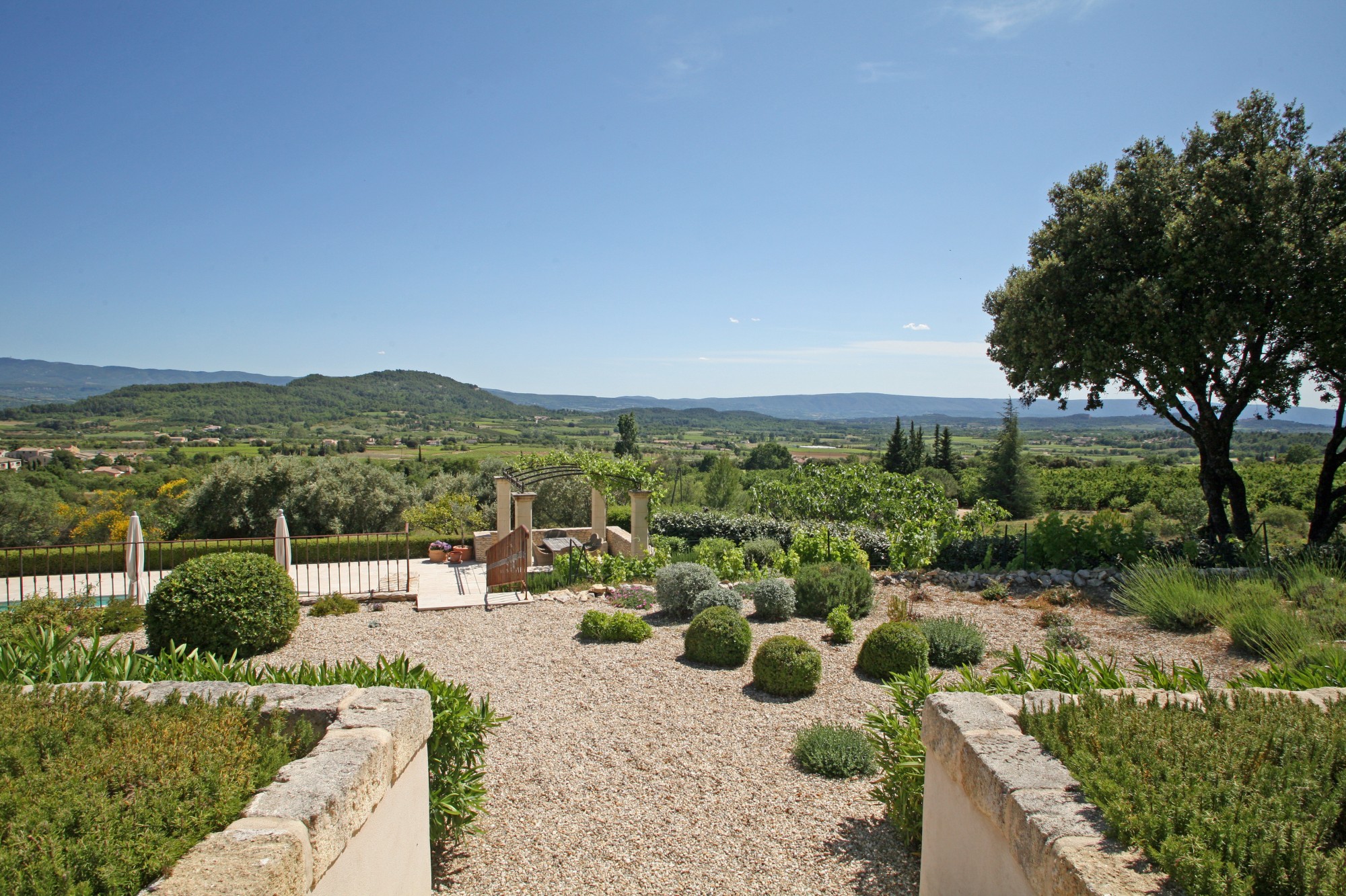 Luberon, stone house with pool and view