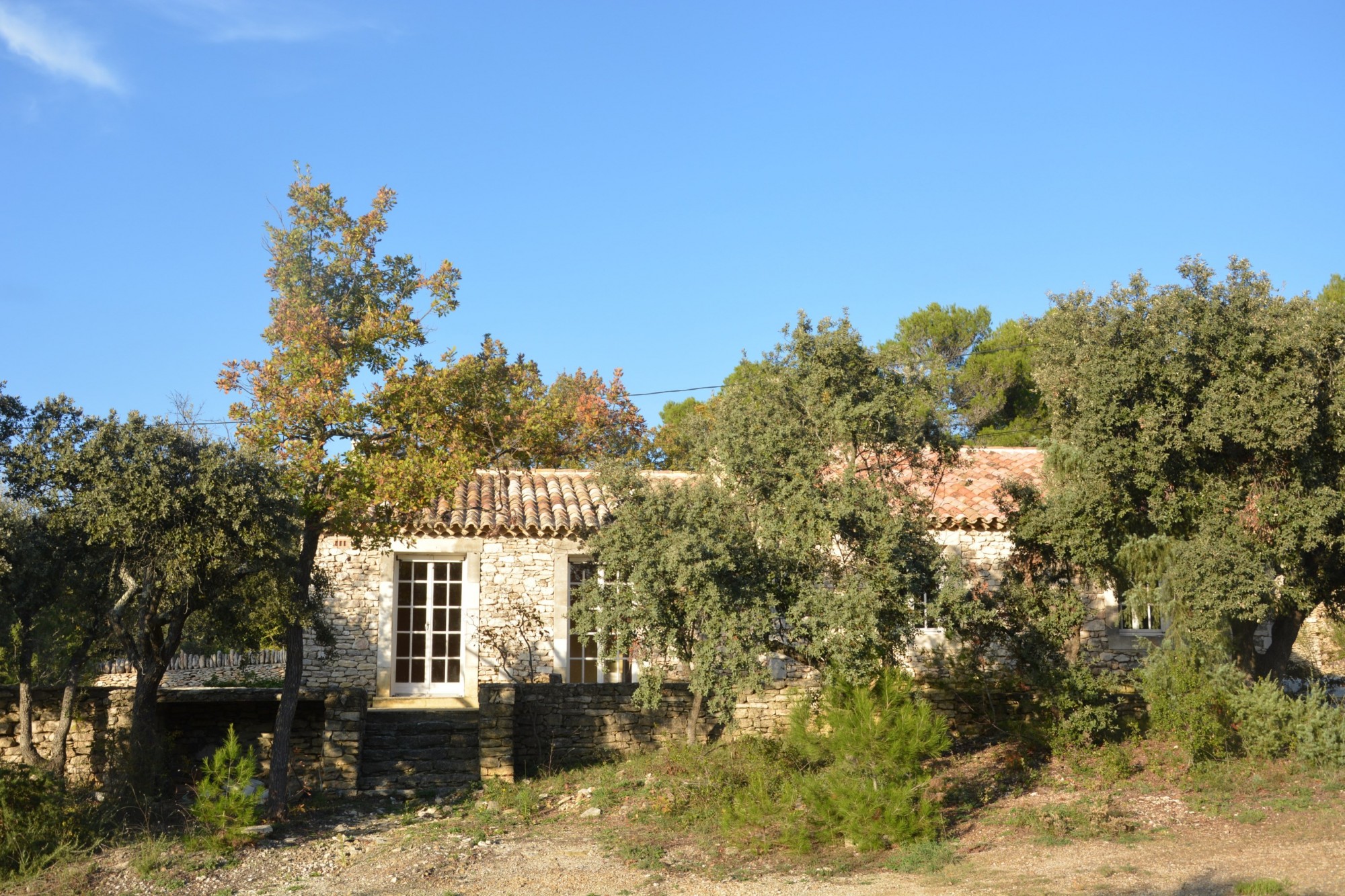 Close to Gordes and Goult, stone house to renovate