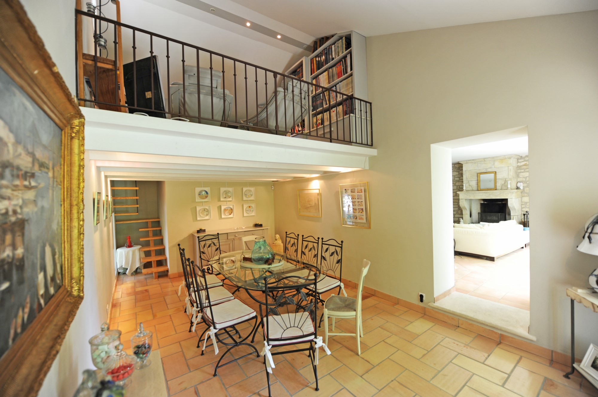 Pernes les Fontaines, Renovated stone farmhouse with pool near a village