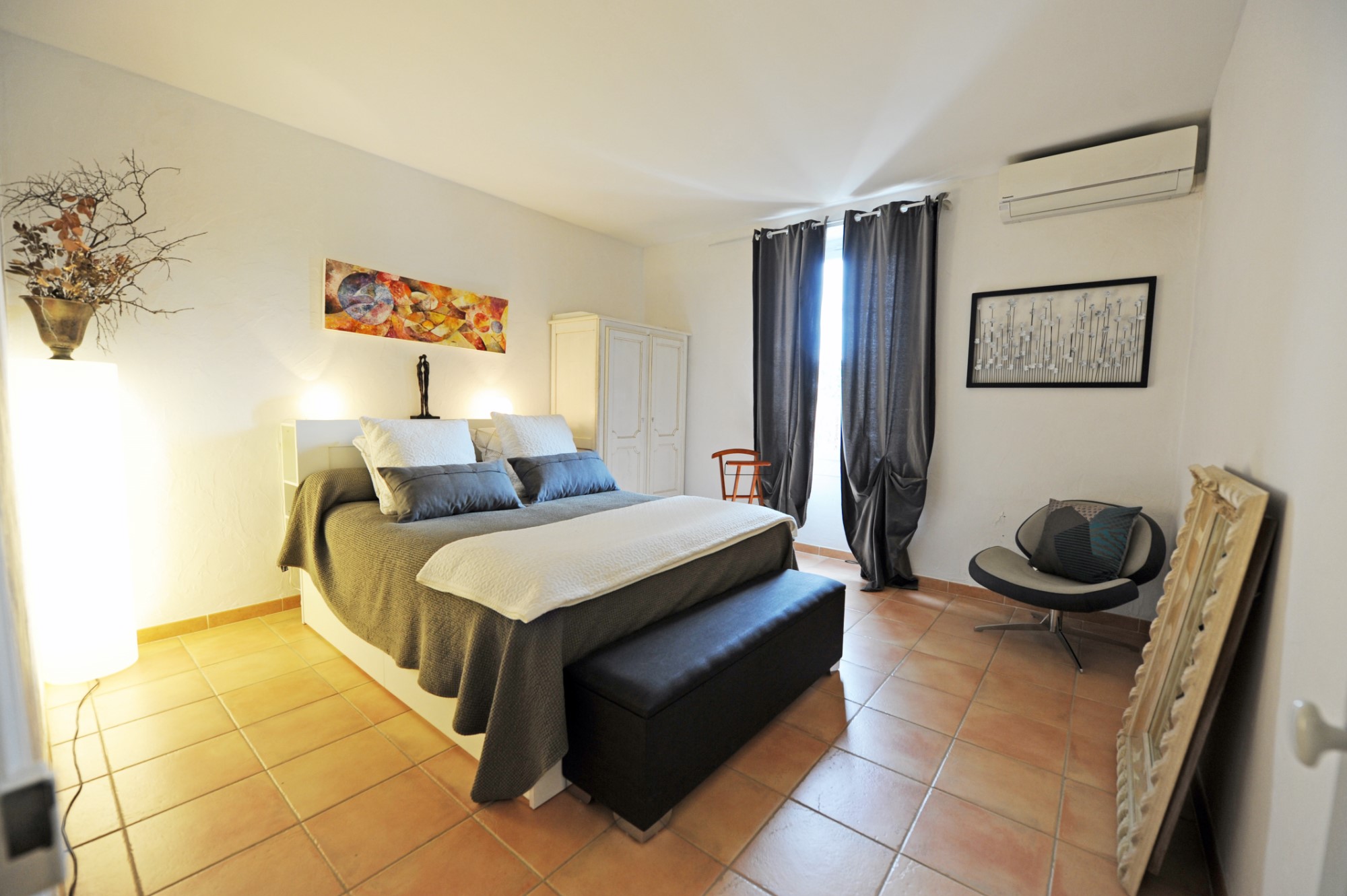 Pernes les Fontaines, Renovated stone farmhouse with pool near a village