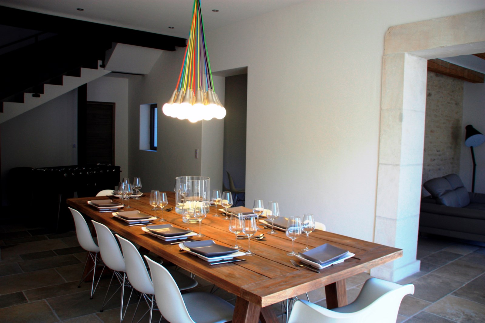 To rent for a summer in Luberon, spendid stone farmhouse in a park of 1 hectare with swimming pool