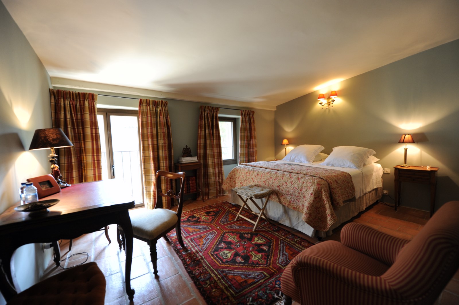Confortable chambre dans cette maison à louer en Luberon