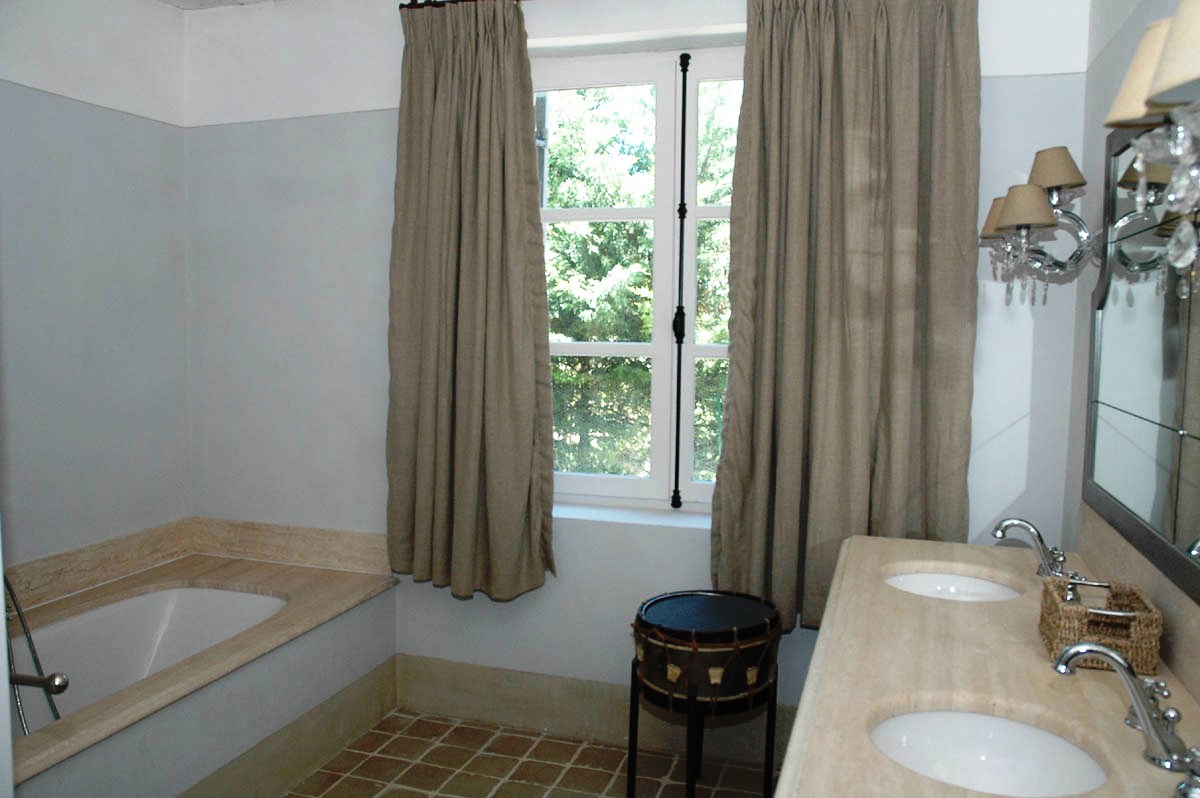 For summer rental, Luberon, near Gordes