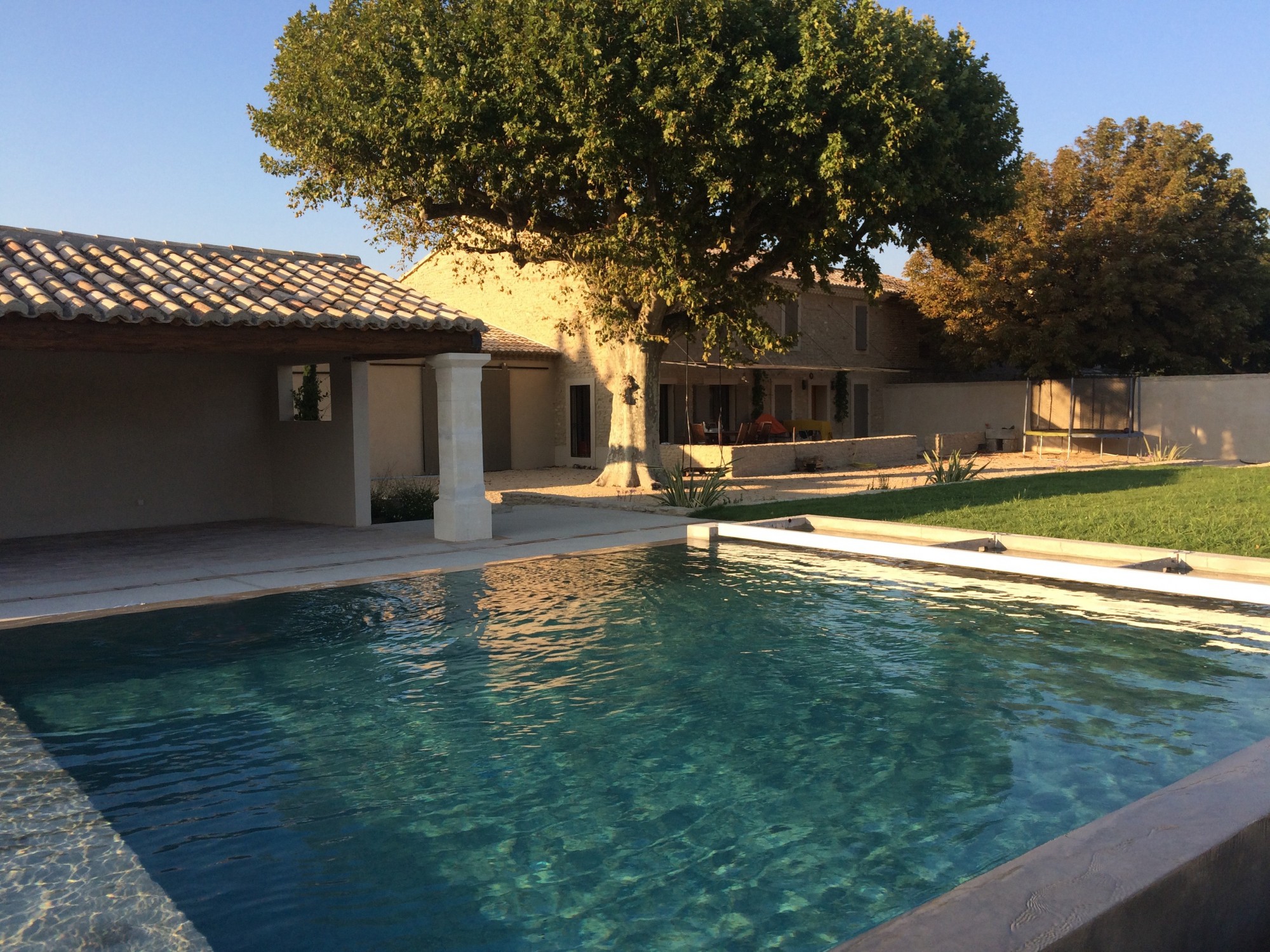 Close to Isle sur la sorgue and the golf of Saumane, renovated farmhouse